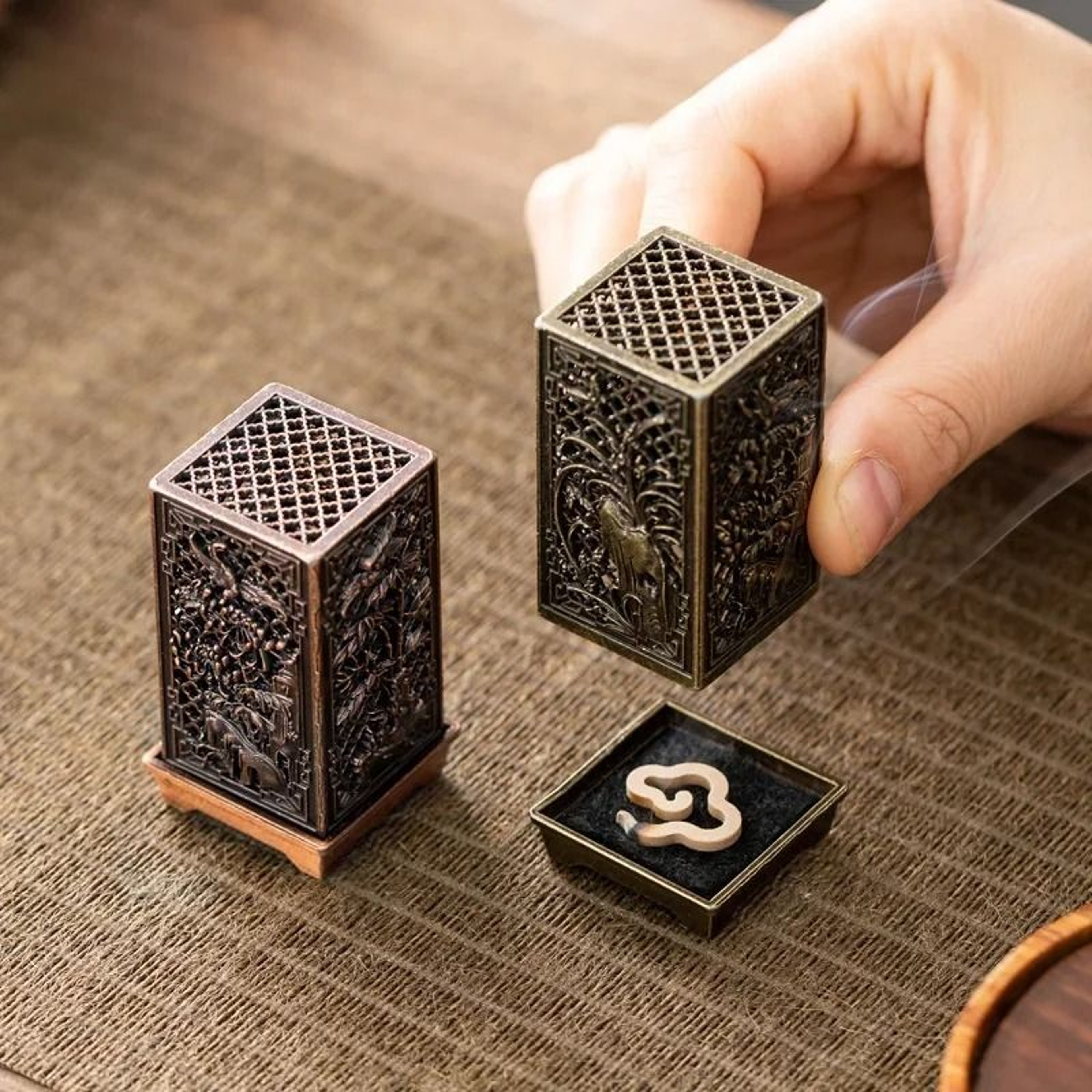 Elegant Metal Aroma Holder 2