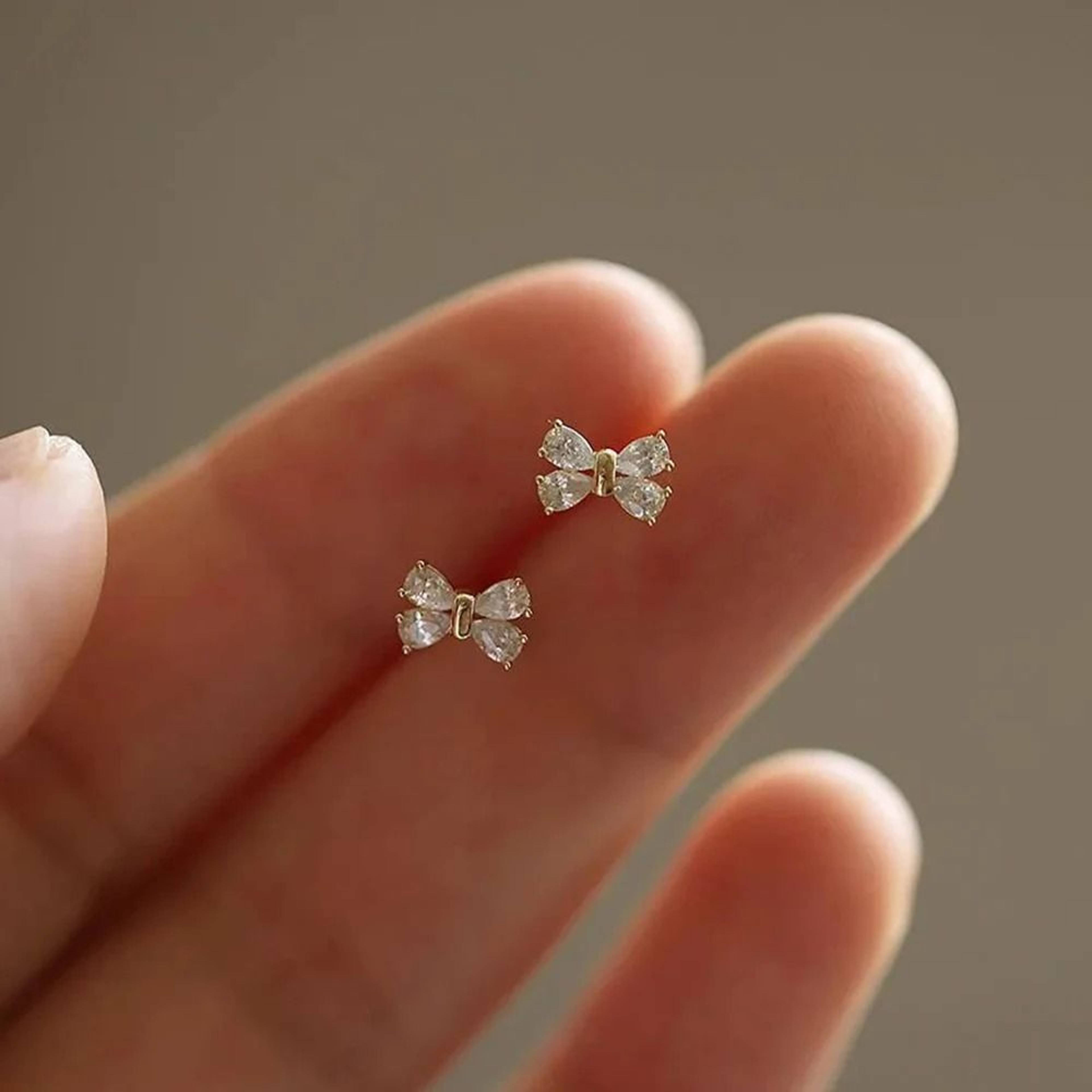Classic Gold Tone Sparkling Stud Earrings 4
