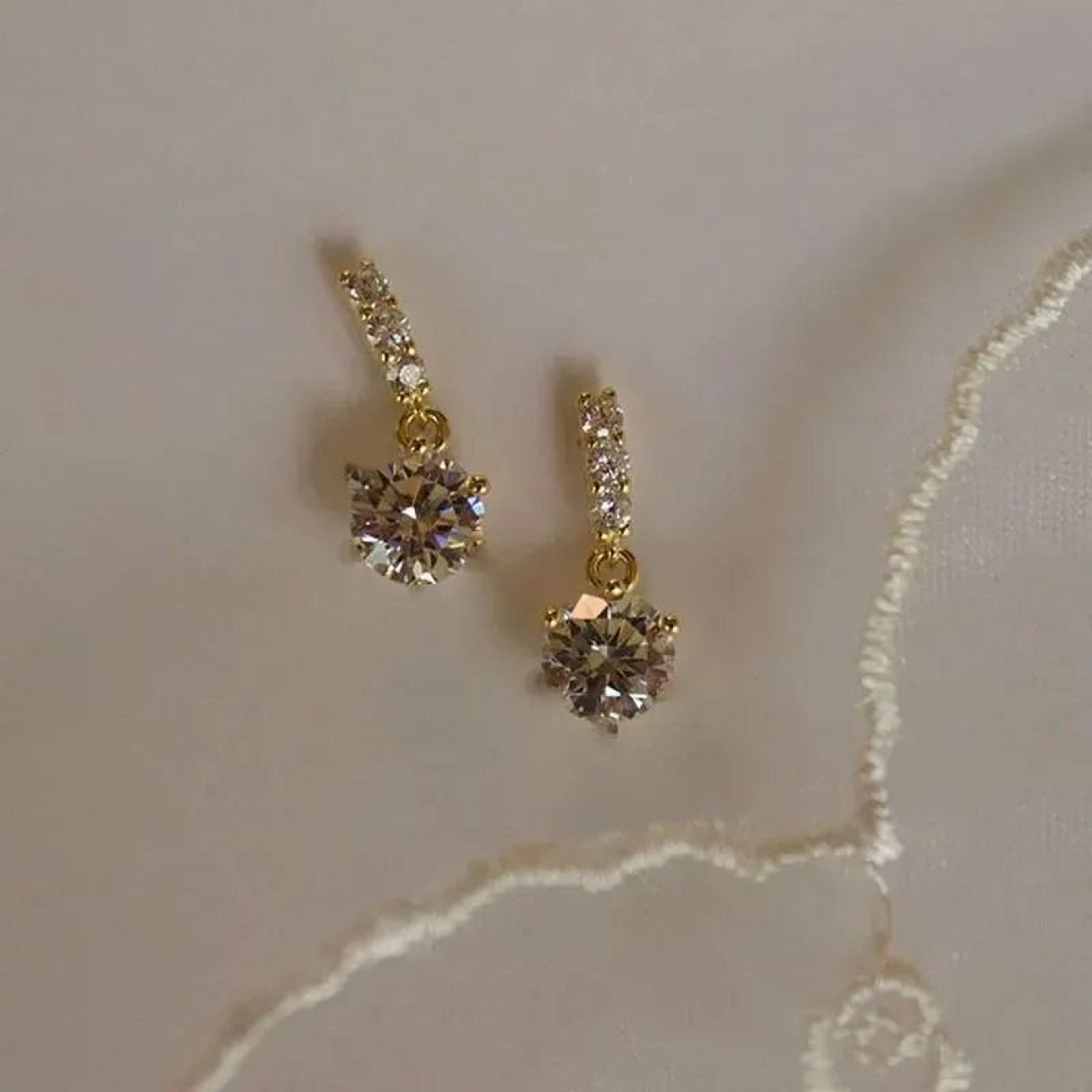 Classic Gold Tone Sparkling Stud Earrings 5