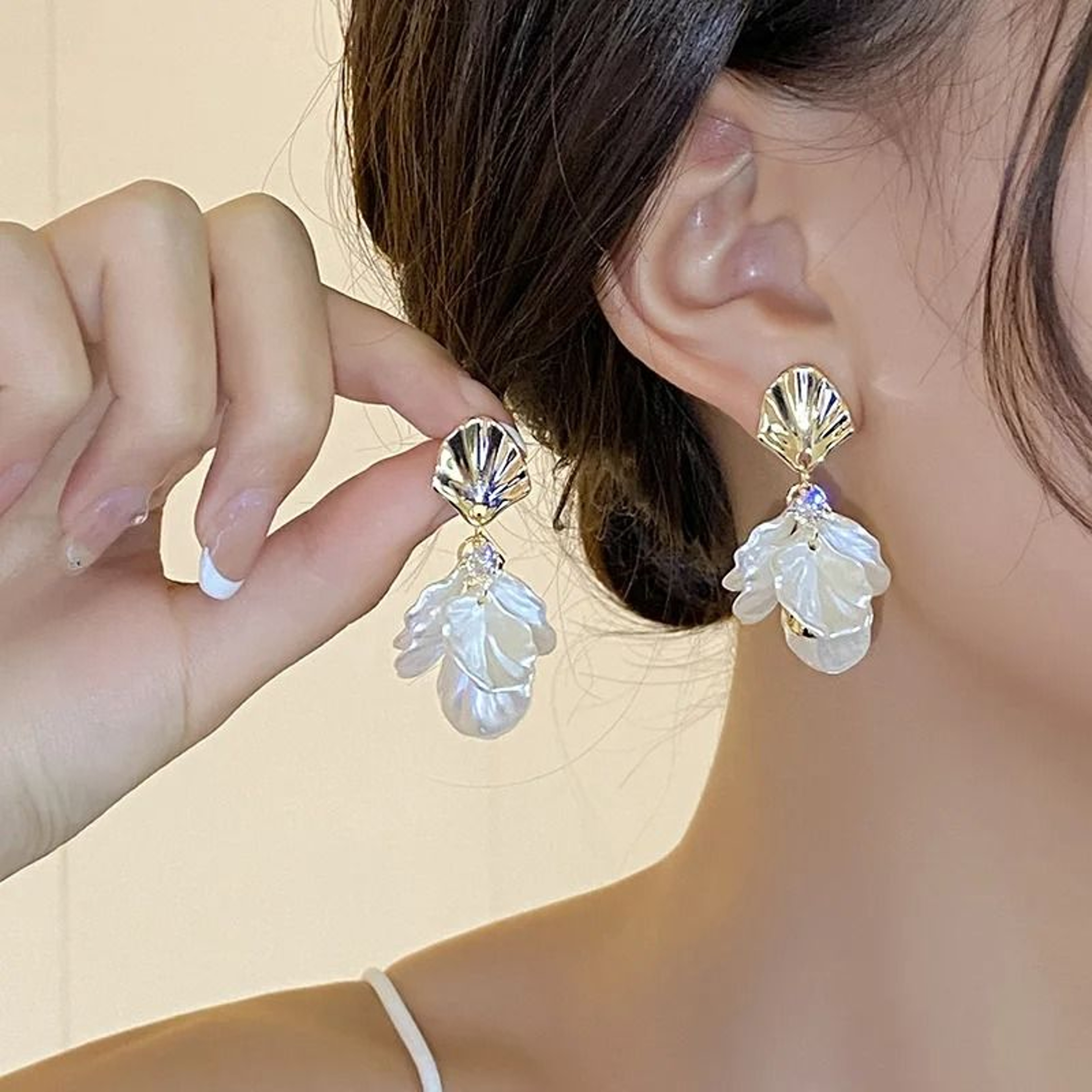 Chic Shell Drop Tassel Earrings 2