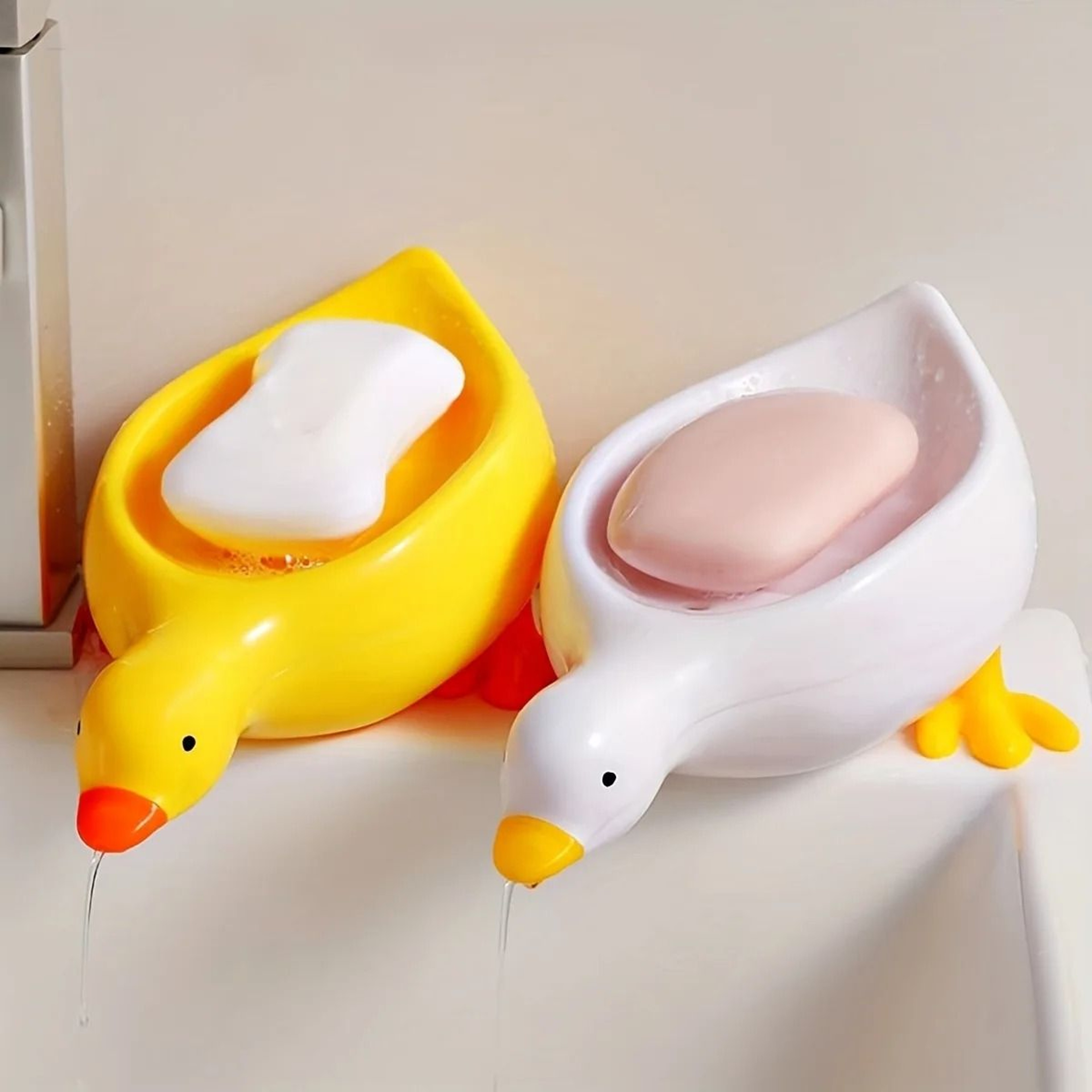 Cute Duck Shaped Soap Dish With Self Draining Design 0
