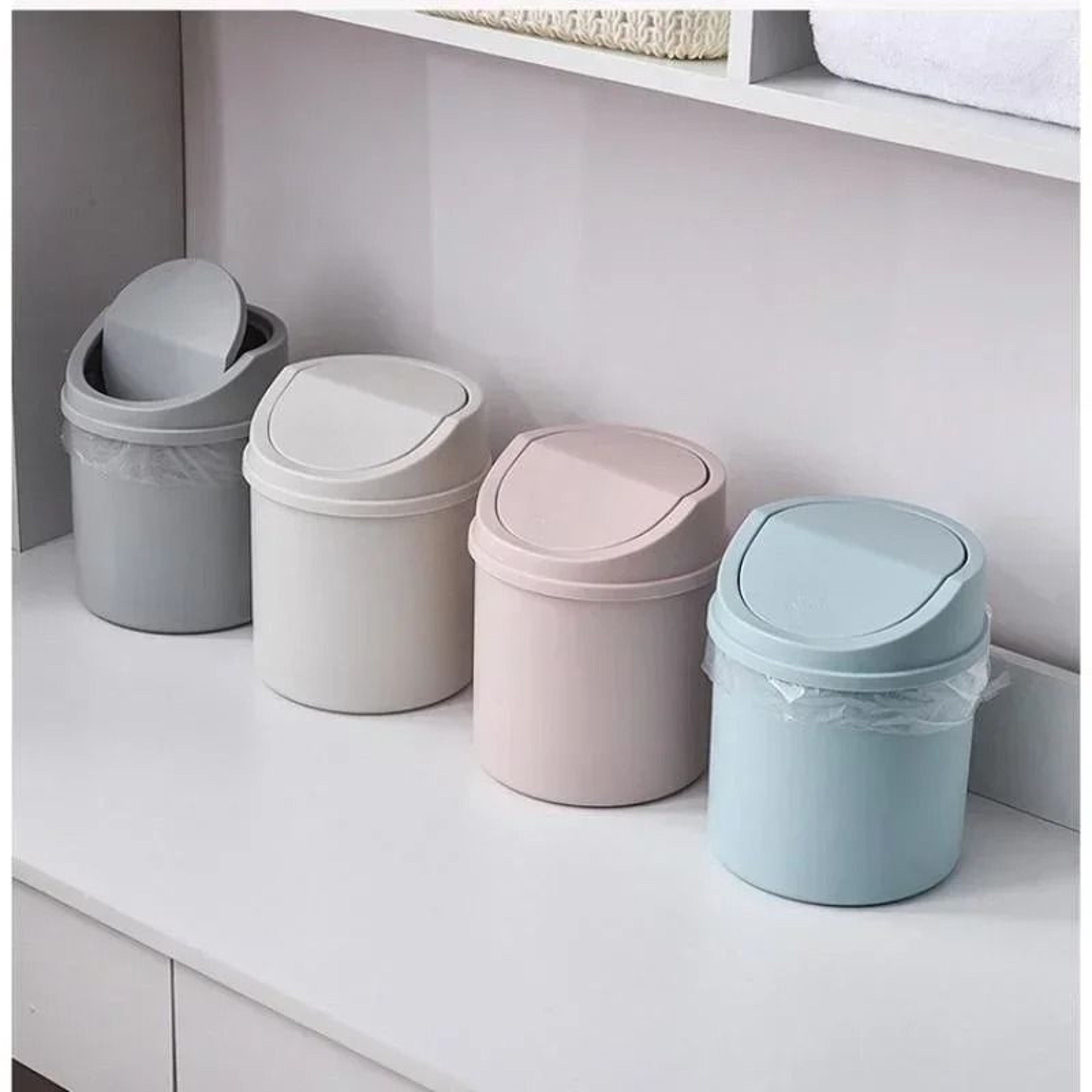 Mini Desktop Trash Bin With Swing Cover 0
