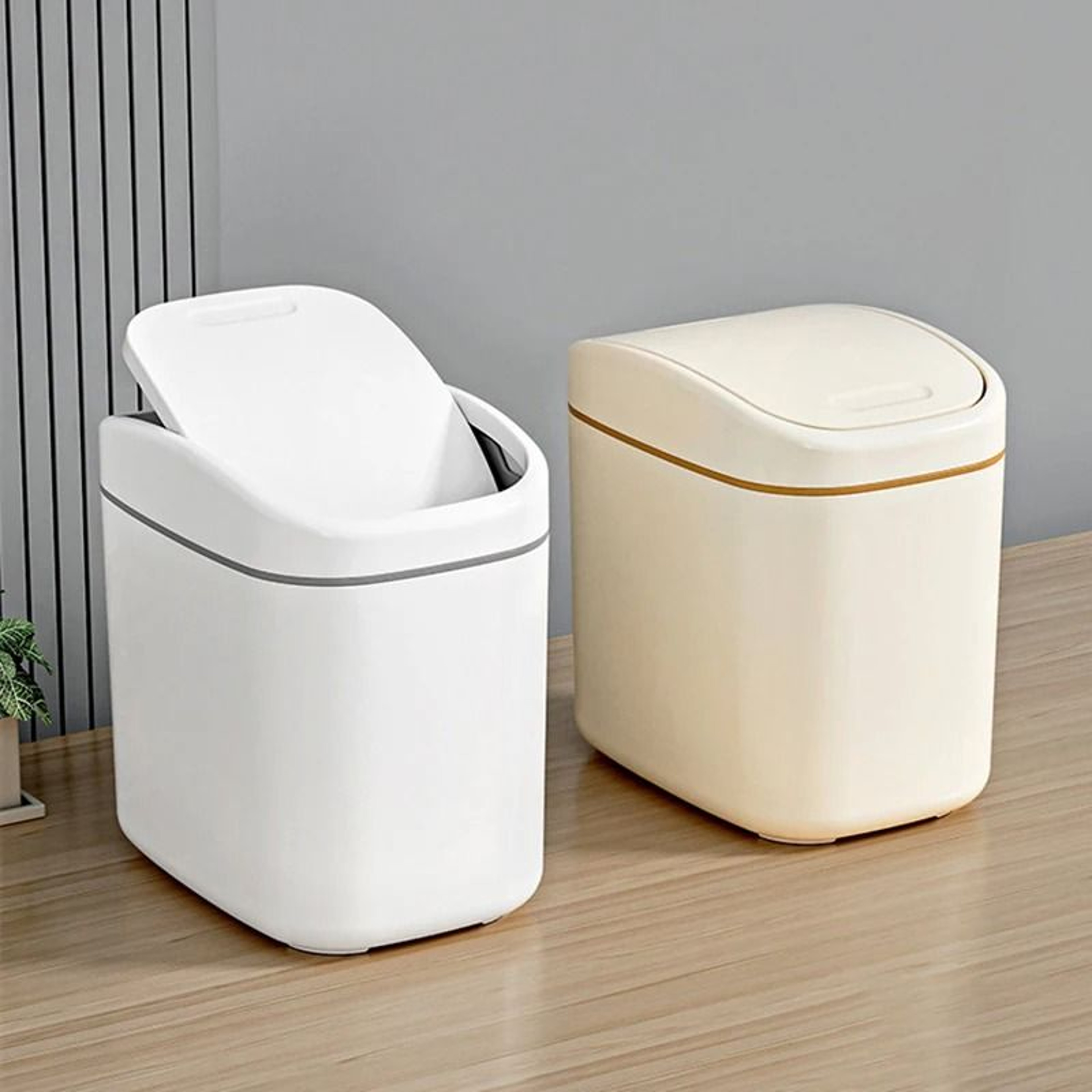 Compact Desktop Trash Can With Shake Cover 2