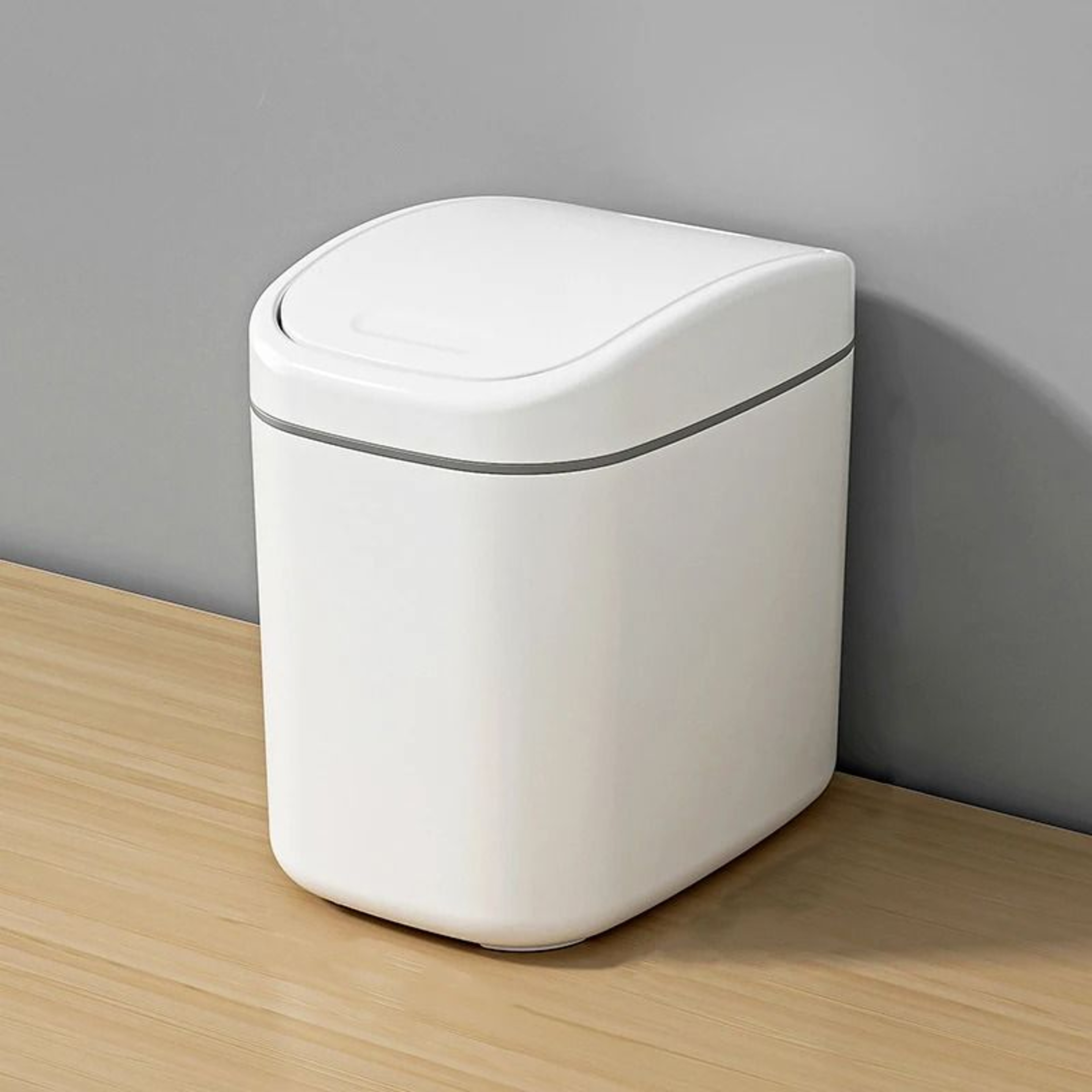 Compact Desktop Trash Can With Shake Cover 6
