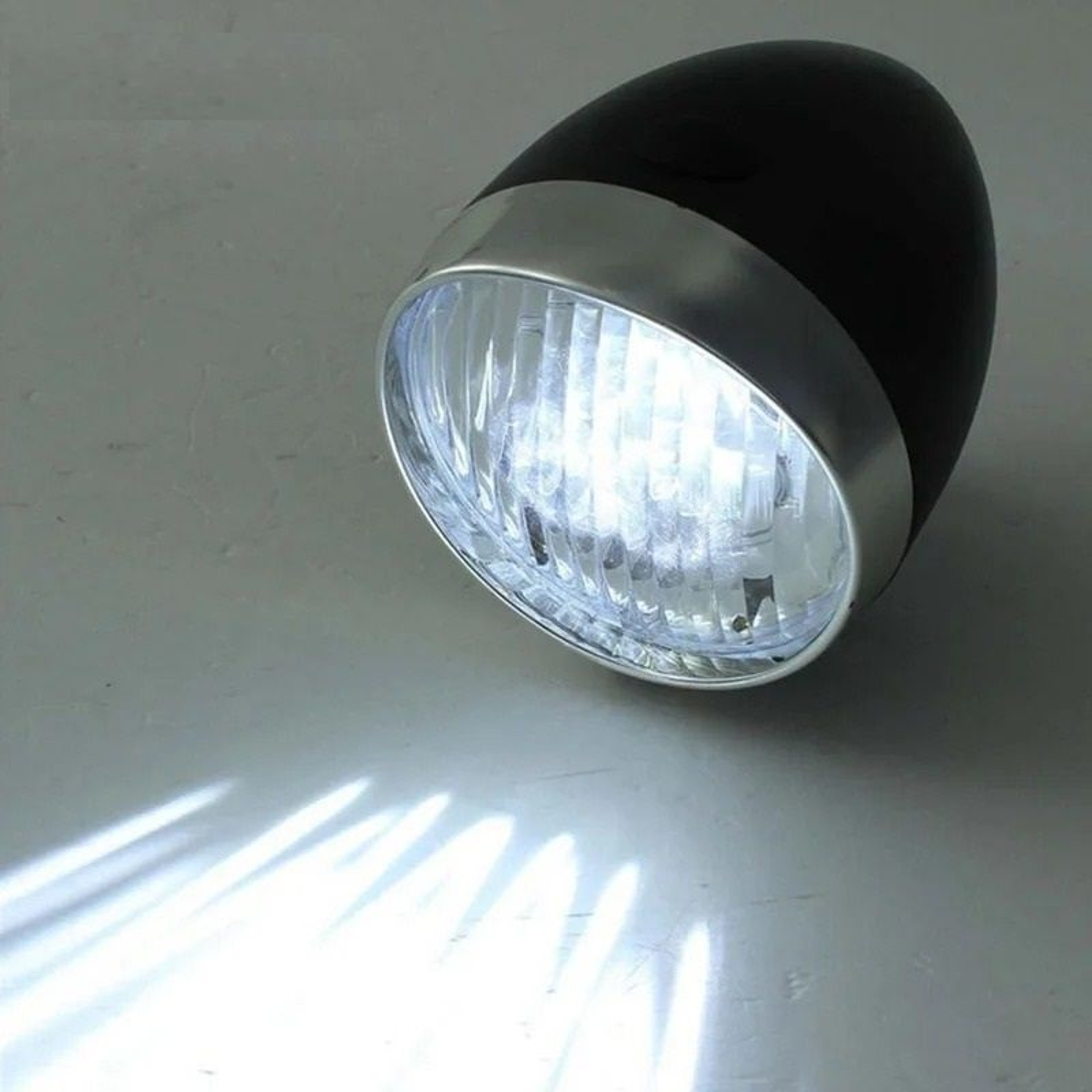 Retro Bicycle Front LED Headlight With Mount Bracket For Night Riding 3