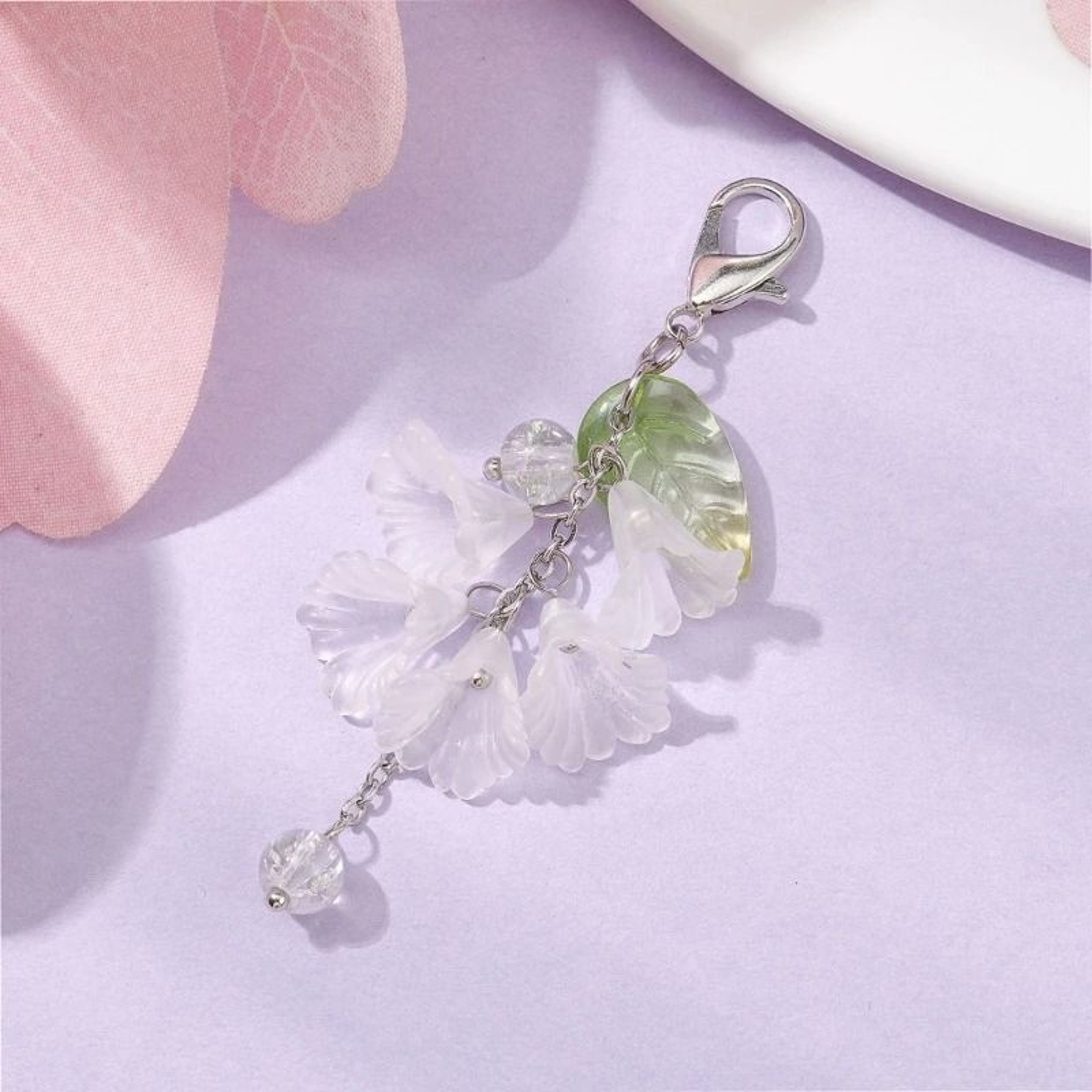 Handmade Acrylic Flower Keychain With Floral Leaf Pendant And Secure Lobster Clasp 1