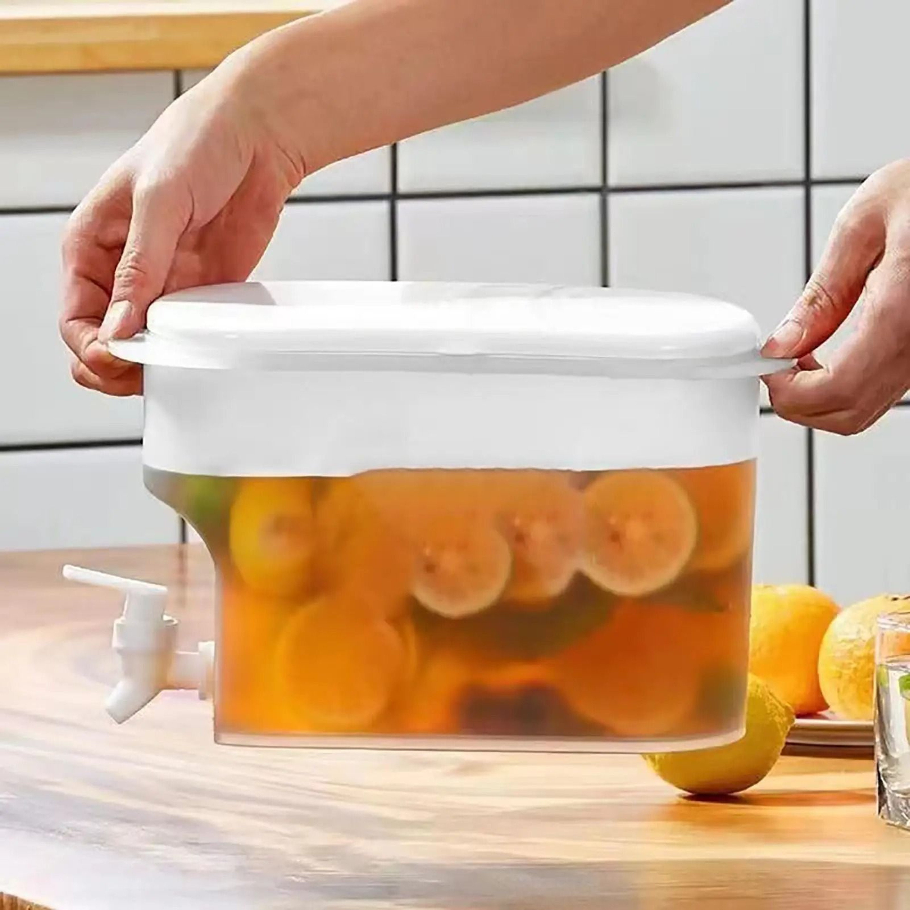 Large Capacity Cold Water Jug With Faucet 2