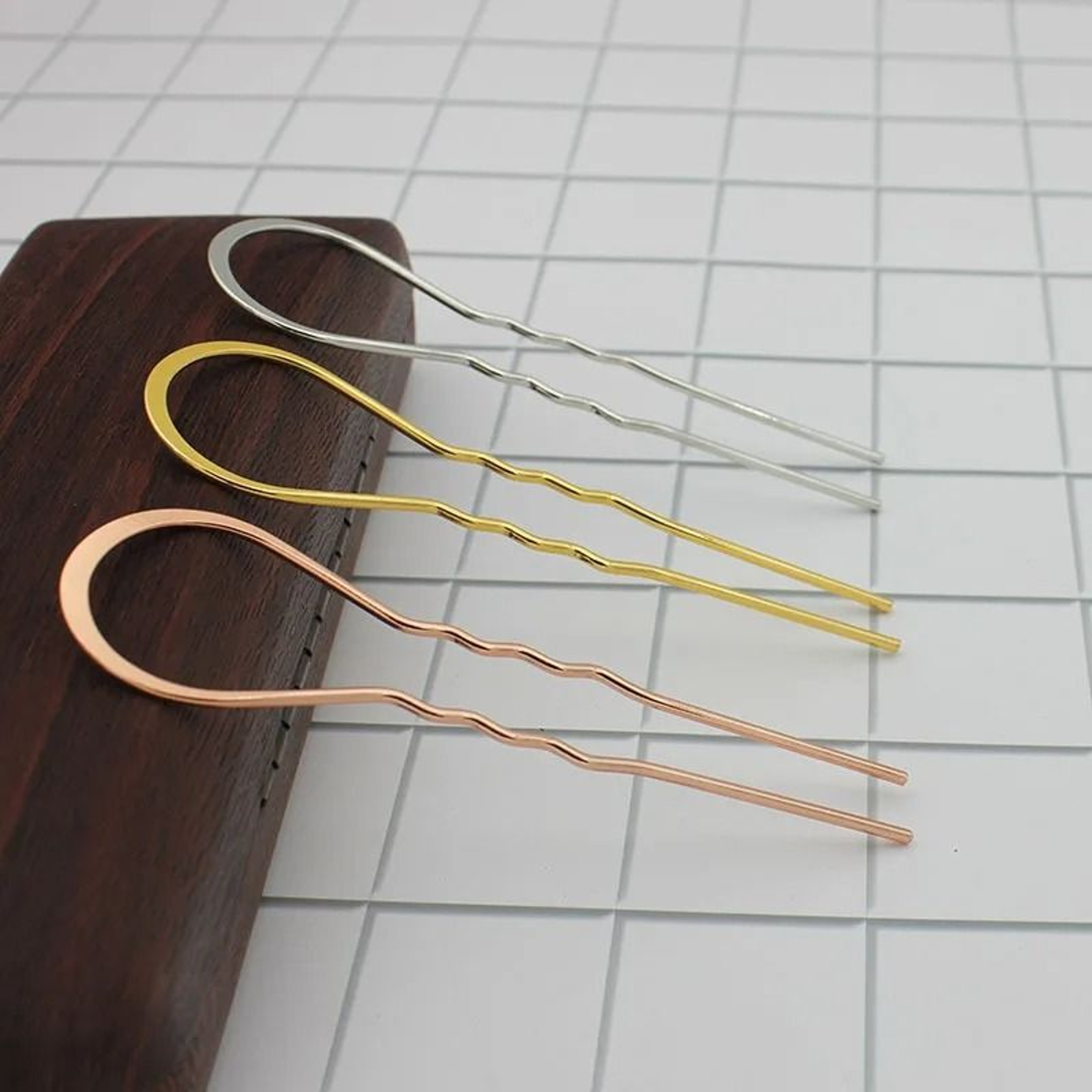 Vintage U Shaped Wavy Hair Pins For Women And Girls 2