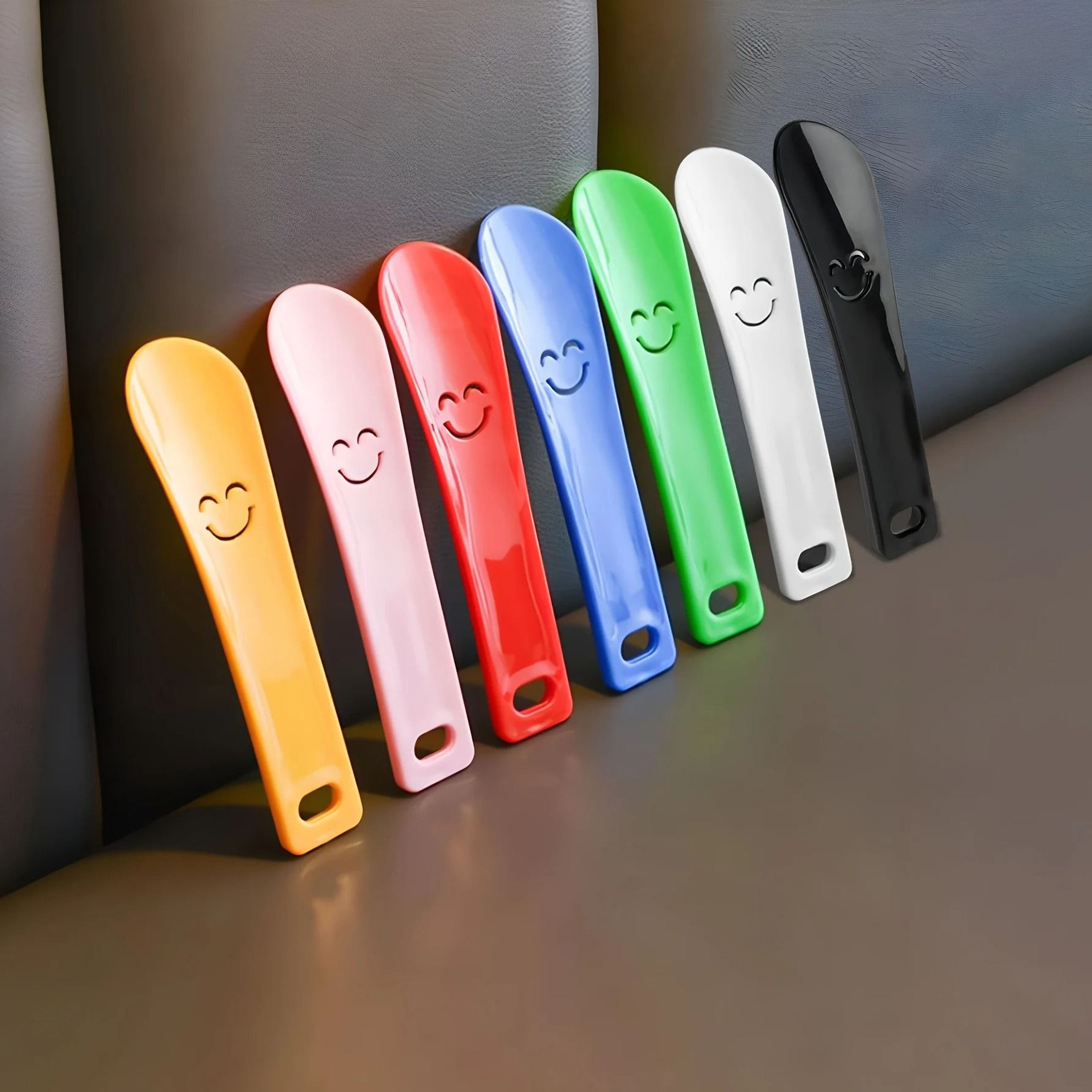 Portable Shoehorn For Boots And Sneakers 1
