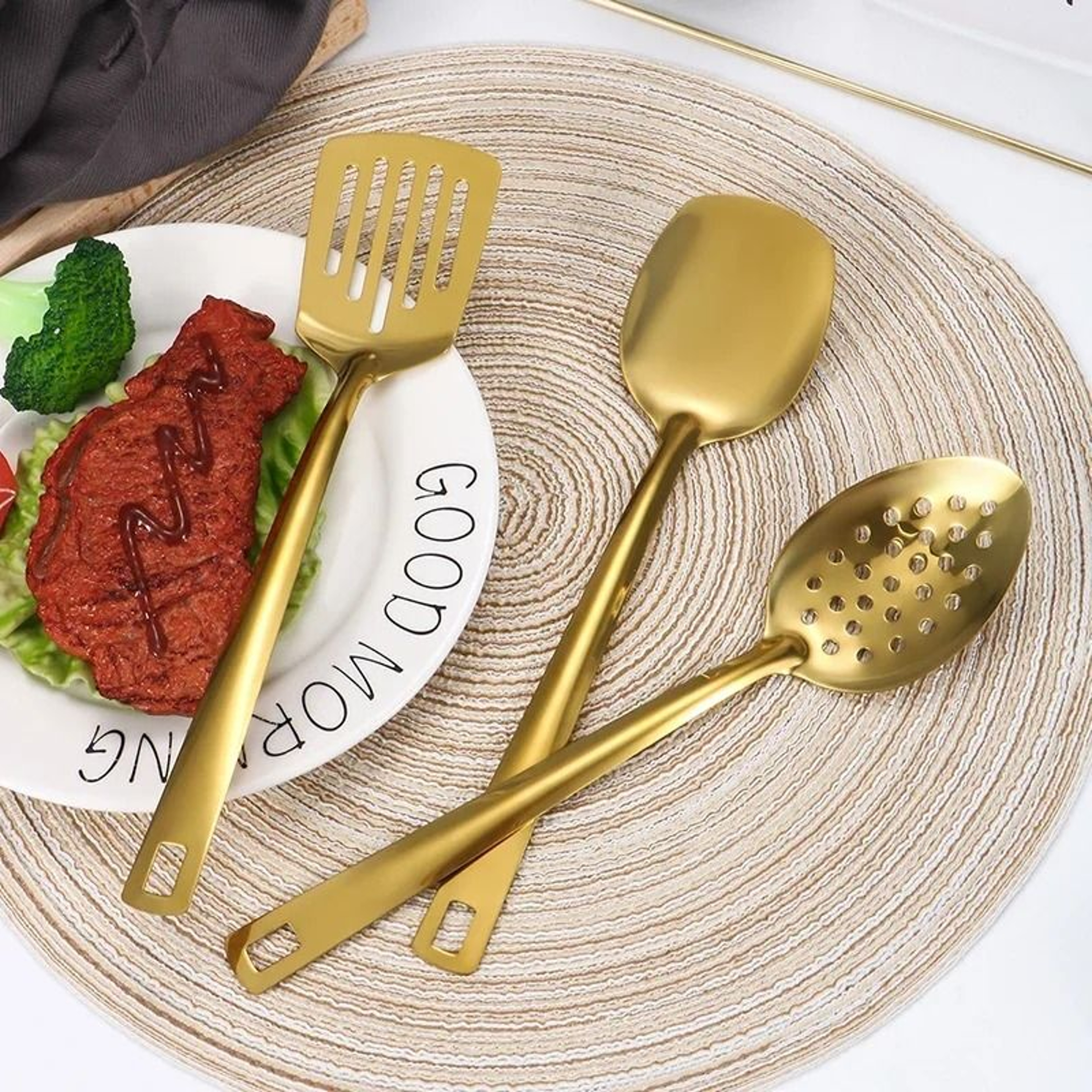 6 Piece Stainless Steel Golden Korean Cutlery Set 2