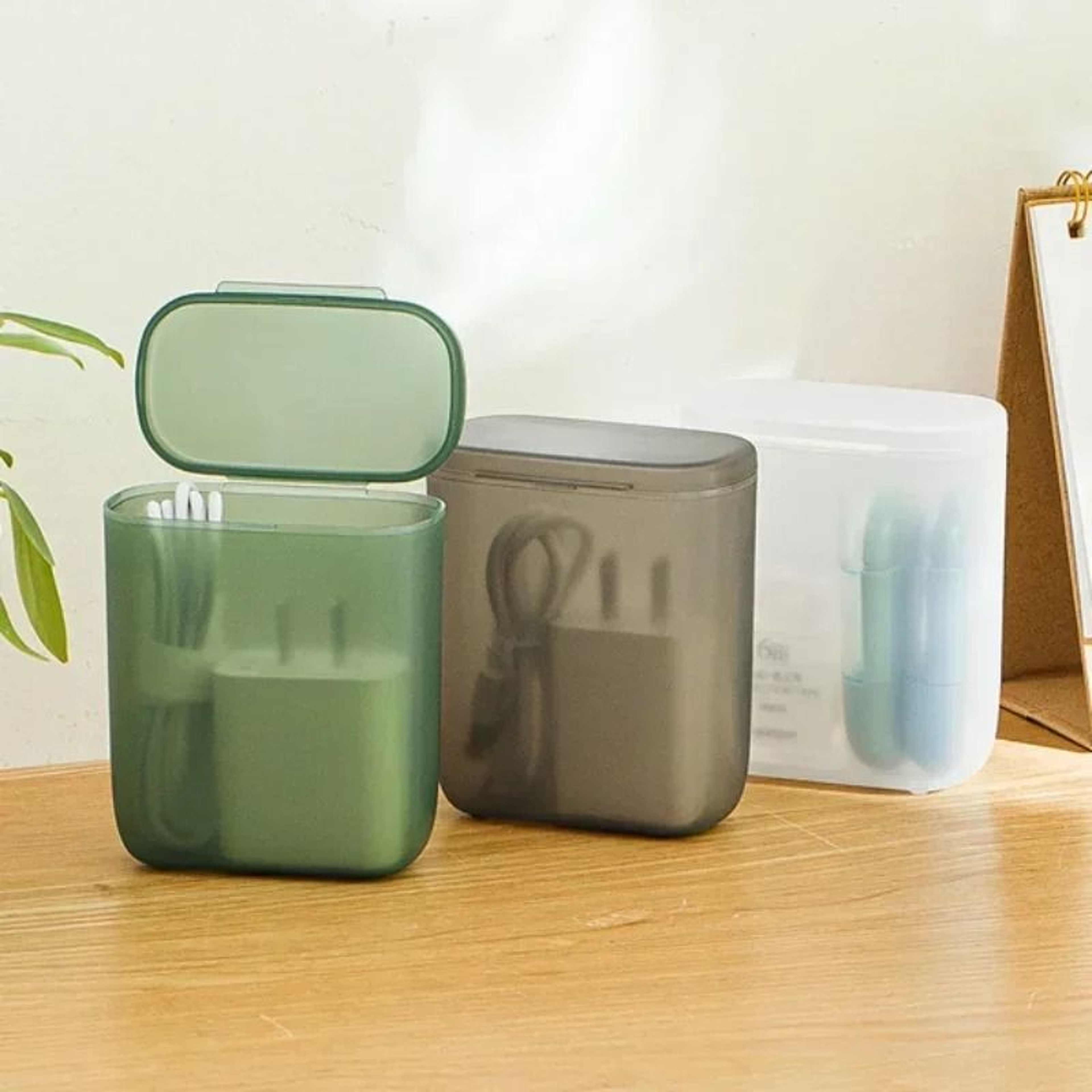 Portable Travel Data Cable Storage Box With Lid 0