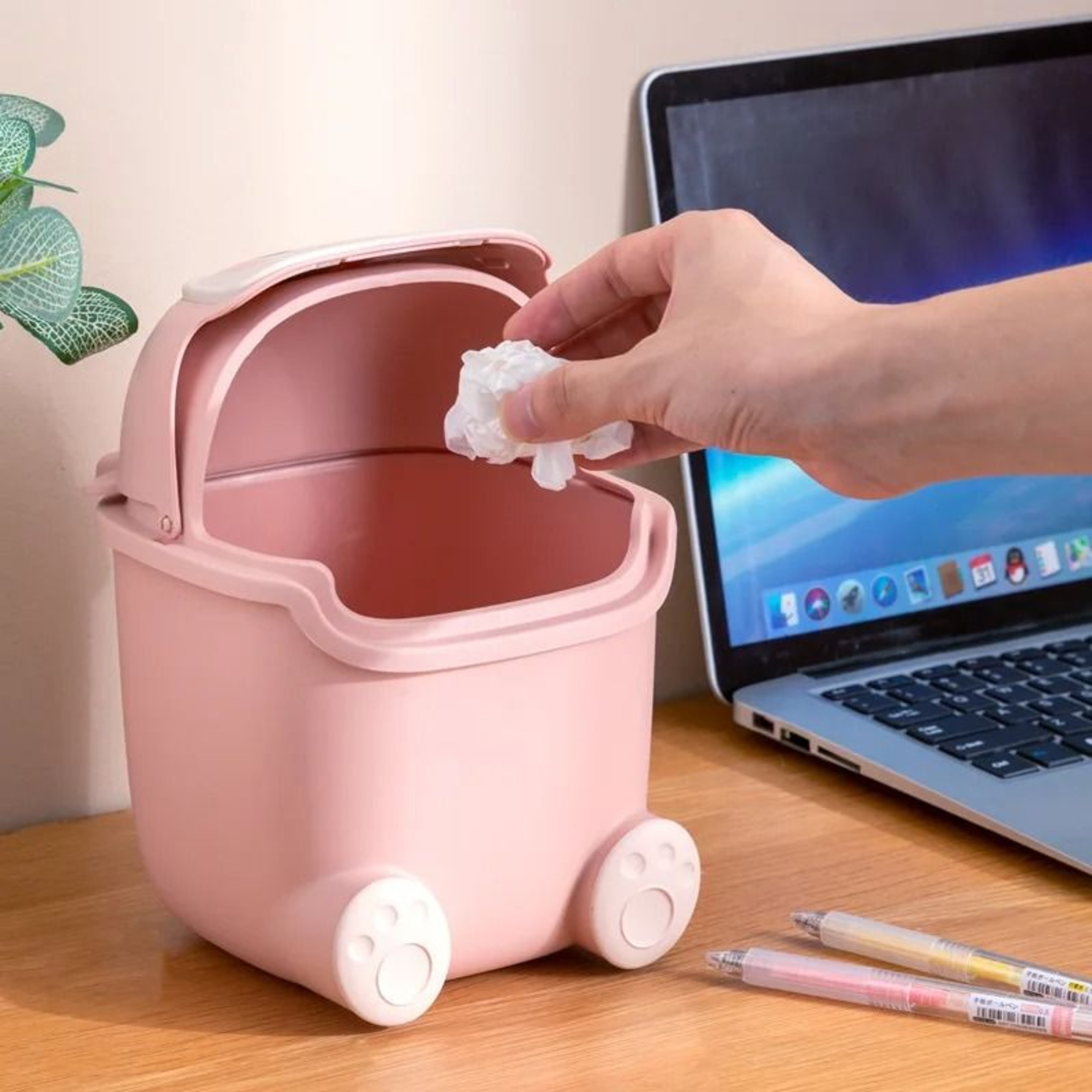 Compact Character Desktop Waste Bin And Organizer 1