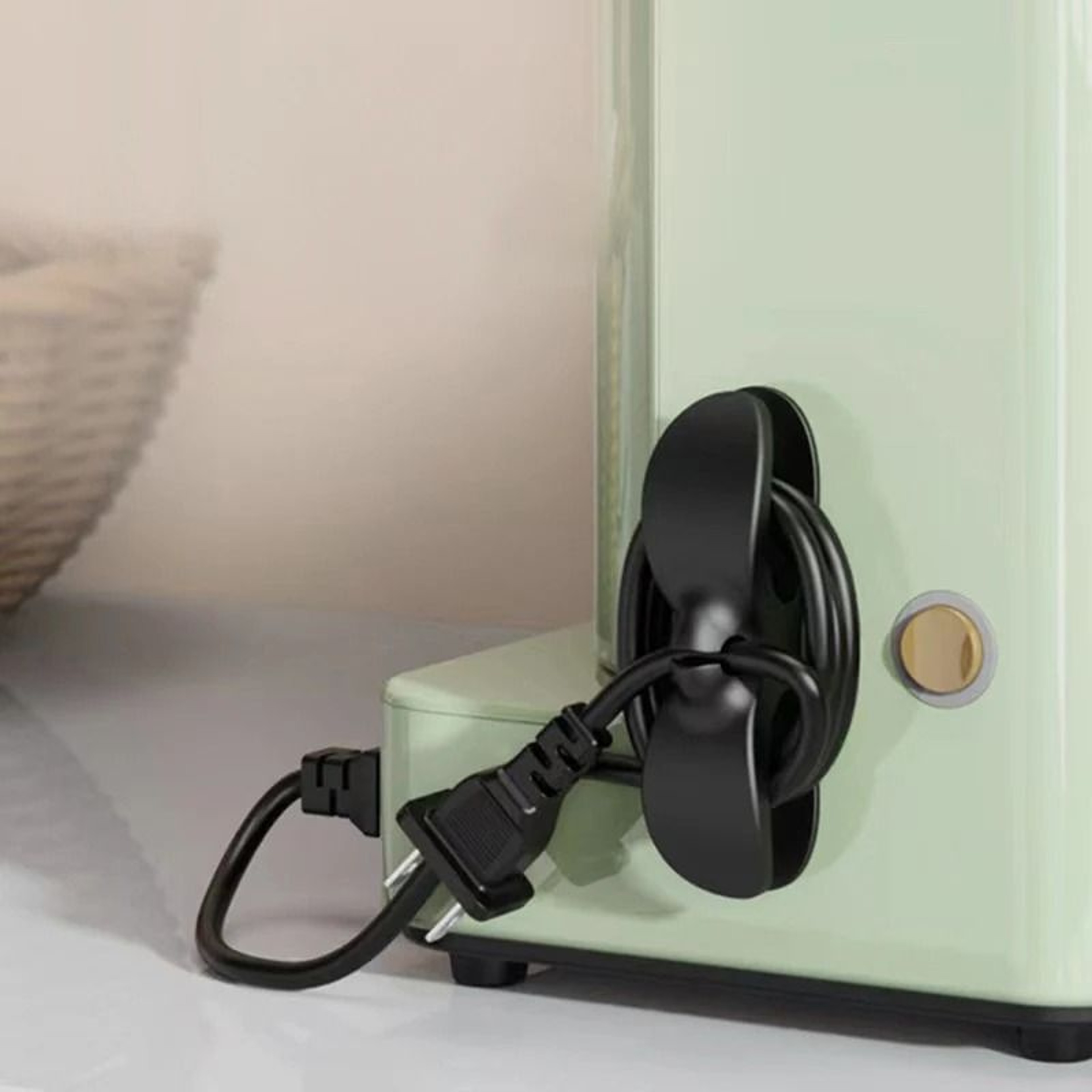 Traceless Power Cord And Wire Management Hub 1