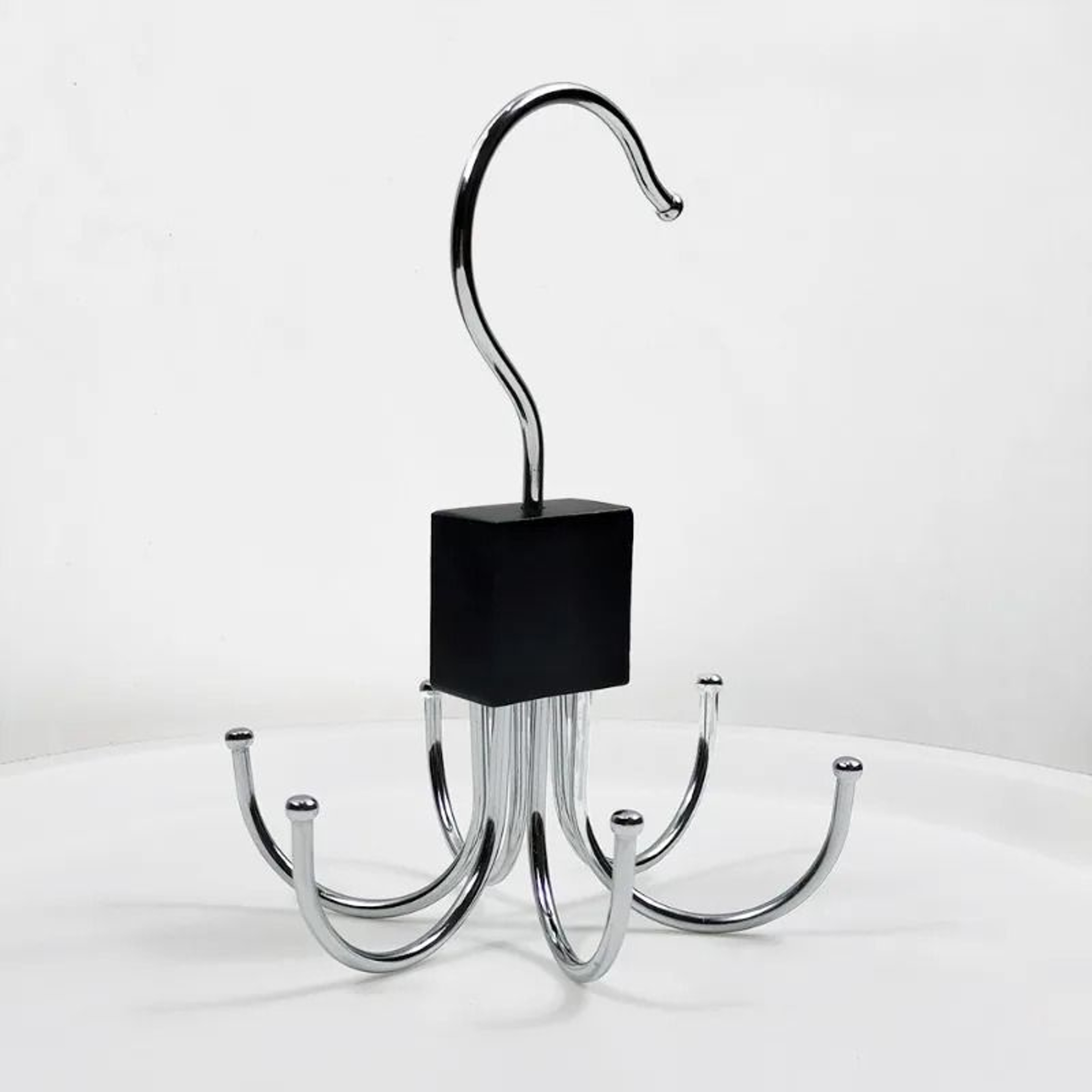 360 Rotating 6Claw Organizational Accessory Hub 1