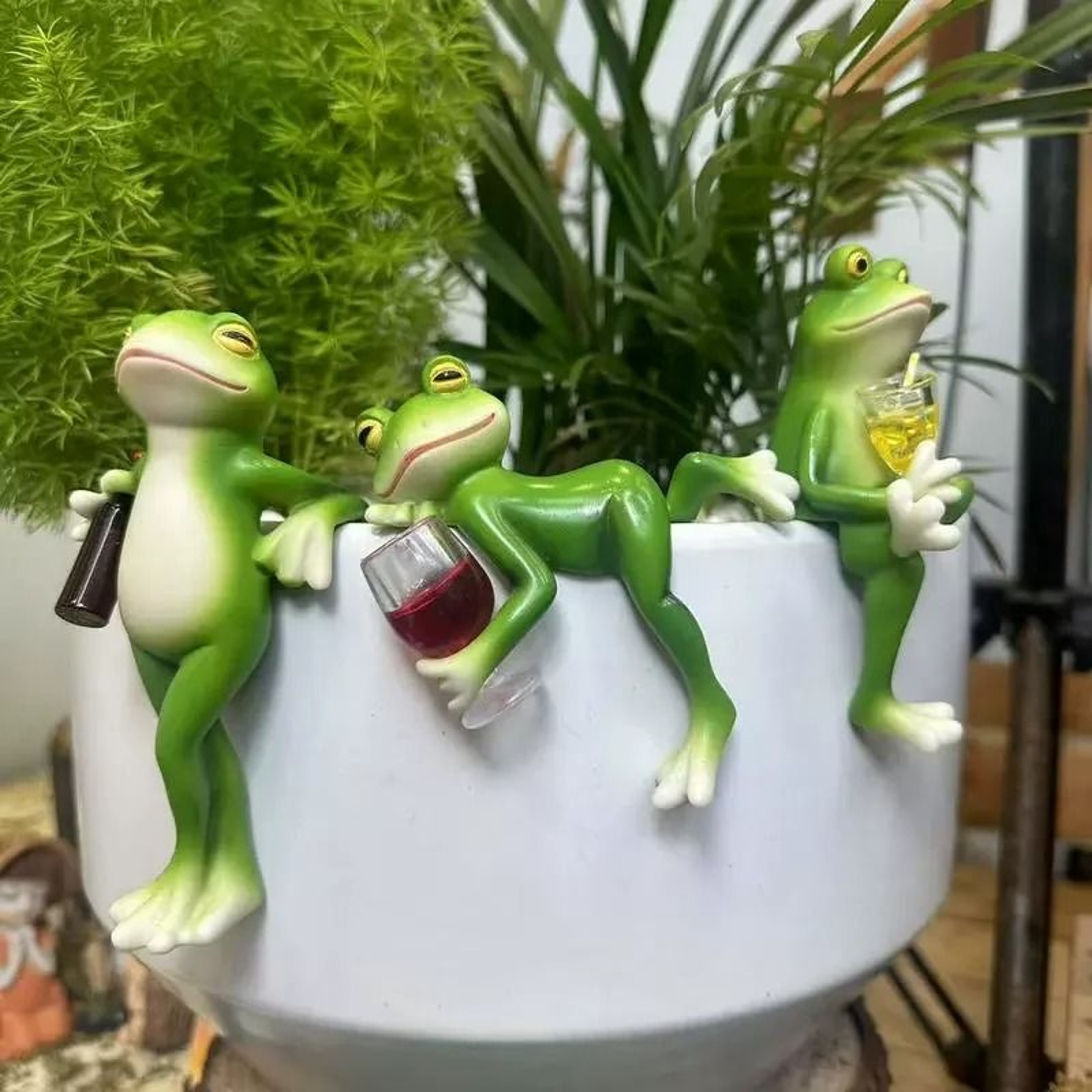 Creative Frog Resin Garden Planter 0