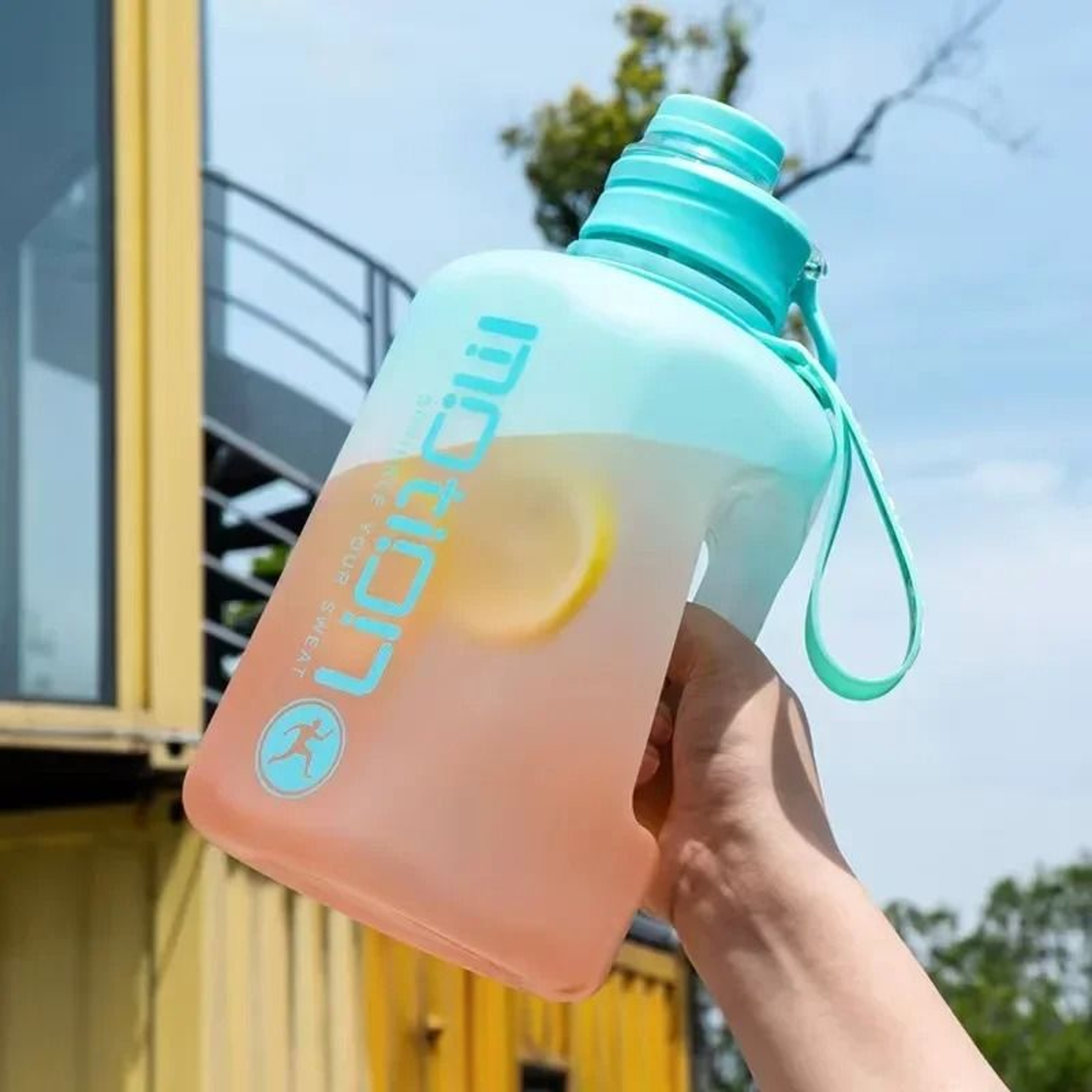 Gradient Large Capacity Sports Bottle 2
