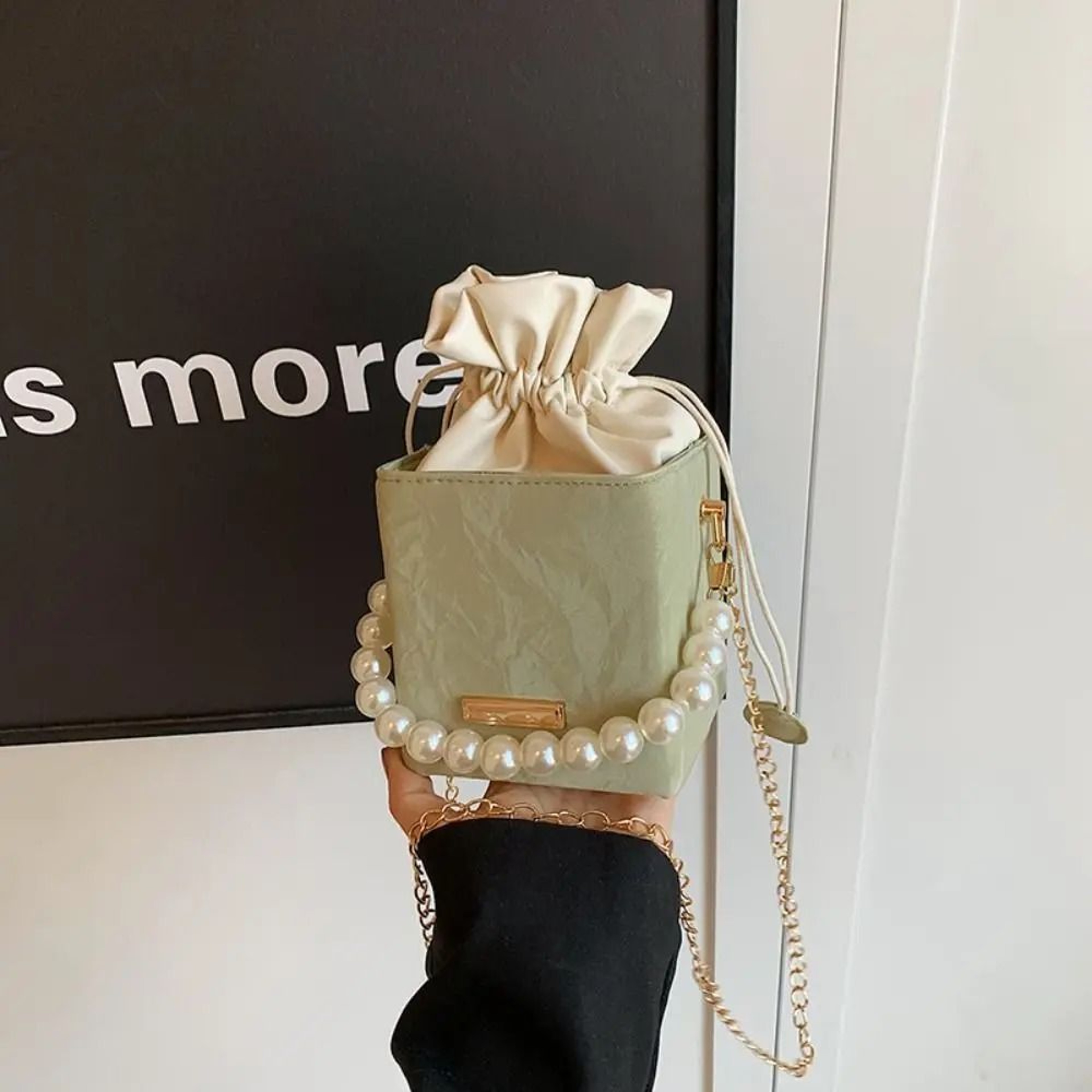 Pearl Handle Vintage Drawstring Crossbody Bag 11