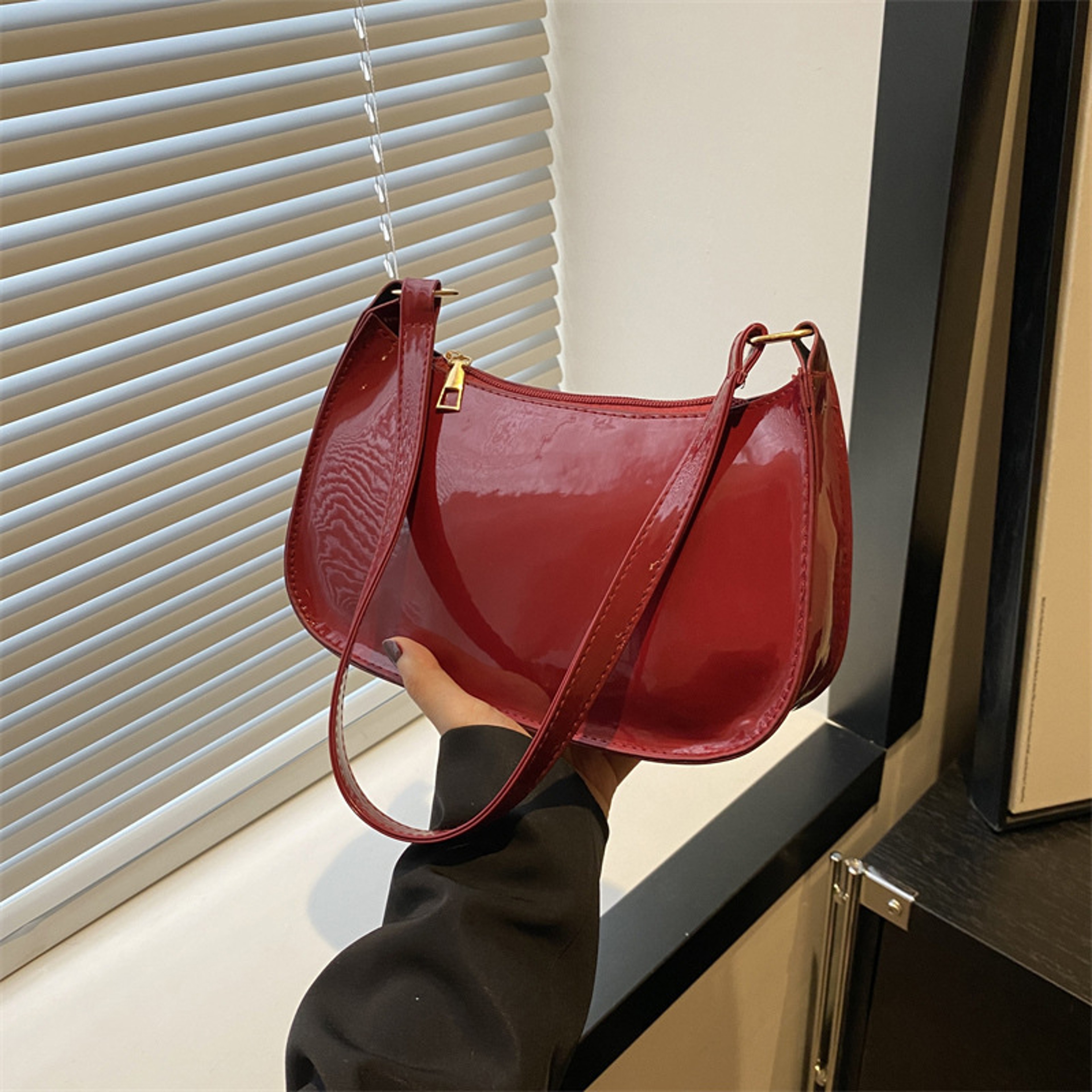 Women's Retro Solid Color Handbag, Leather Shoulder Underarm Bag, Casual Hobos Purses and Fashion Ladies Hand Bags – view 8