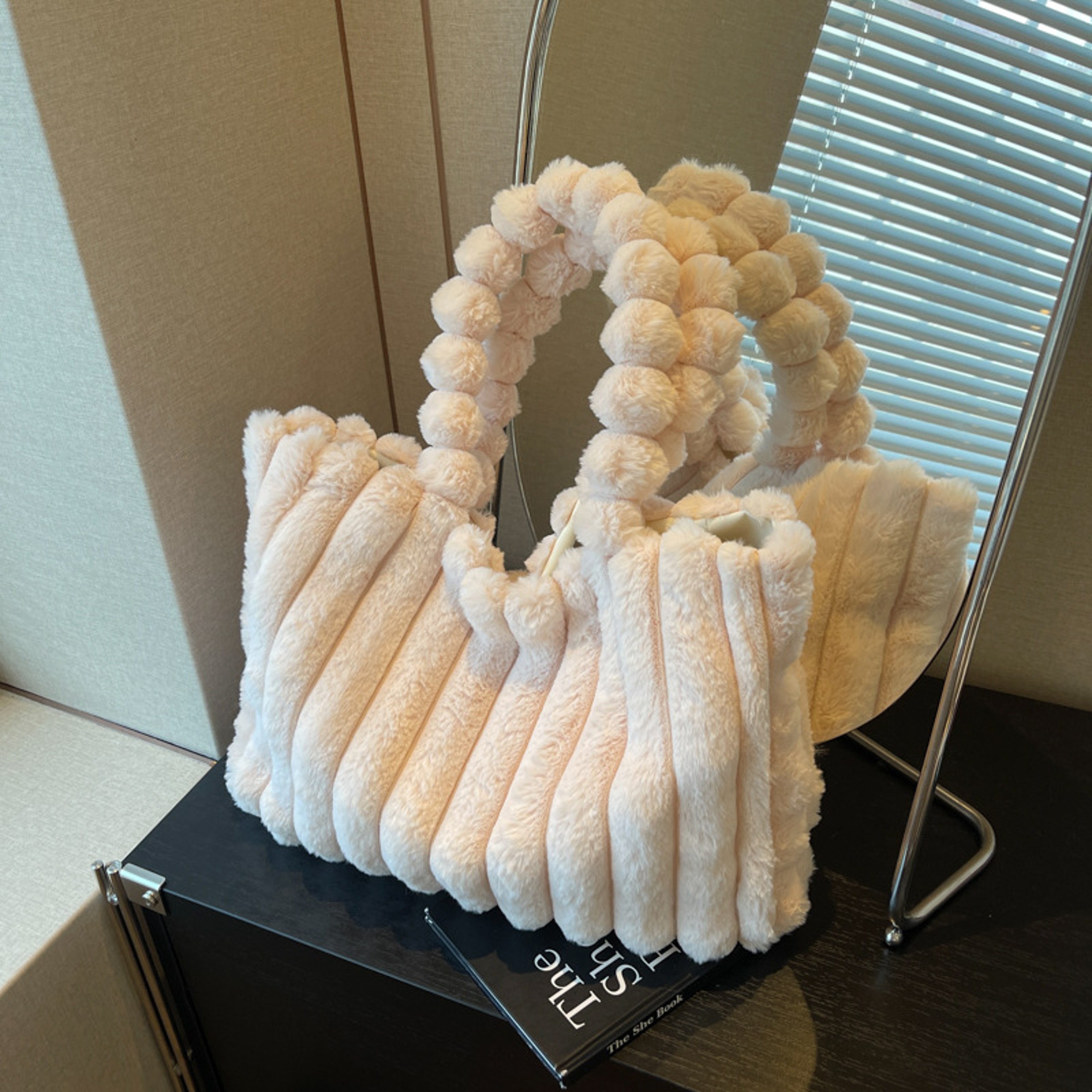 Soft Striped Faux Fur Shoulder Bag, Luxurious Autumn Winter Plush Tote Bag, Comfortable Handheld Strap Fashion Purse – view 4
