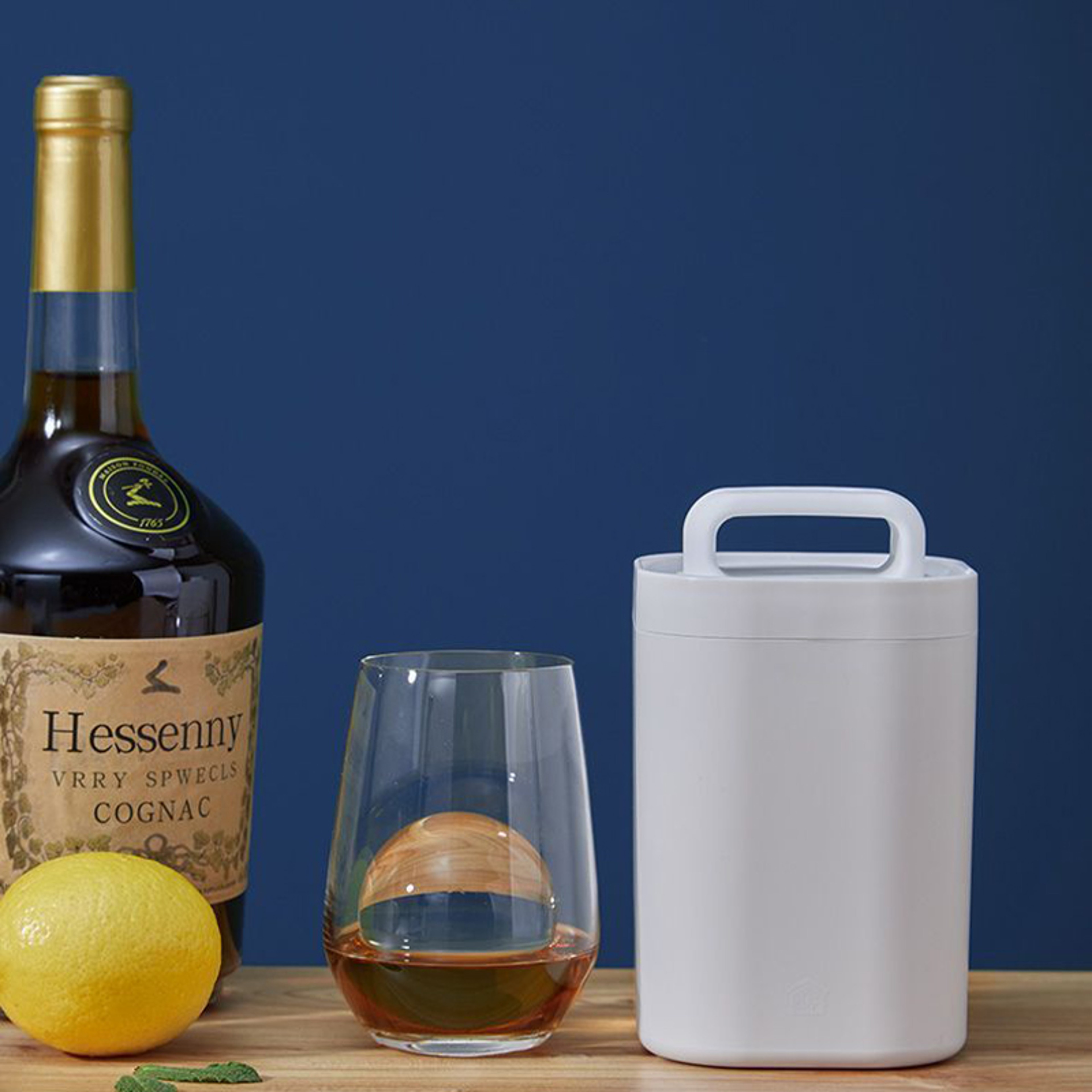 Premium Whiskey Ice Ball Mold Large Ice Sphere Maker For Cocktails And Premium Drinks 2