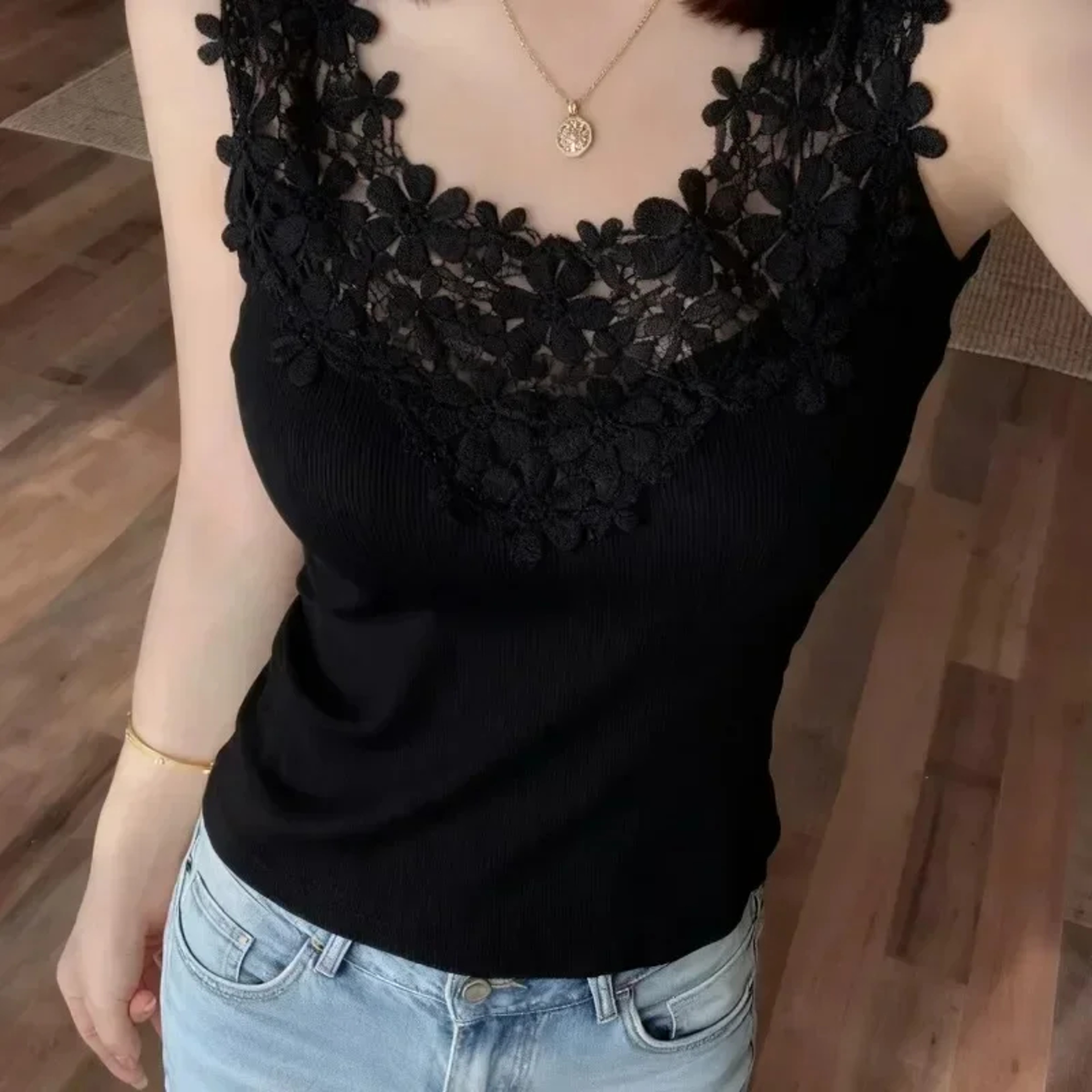 Seamless Tummy Control Cami V Neck Slim Fit Tank Top For Women 0