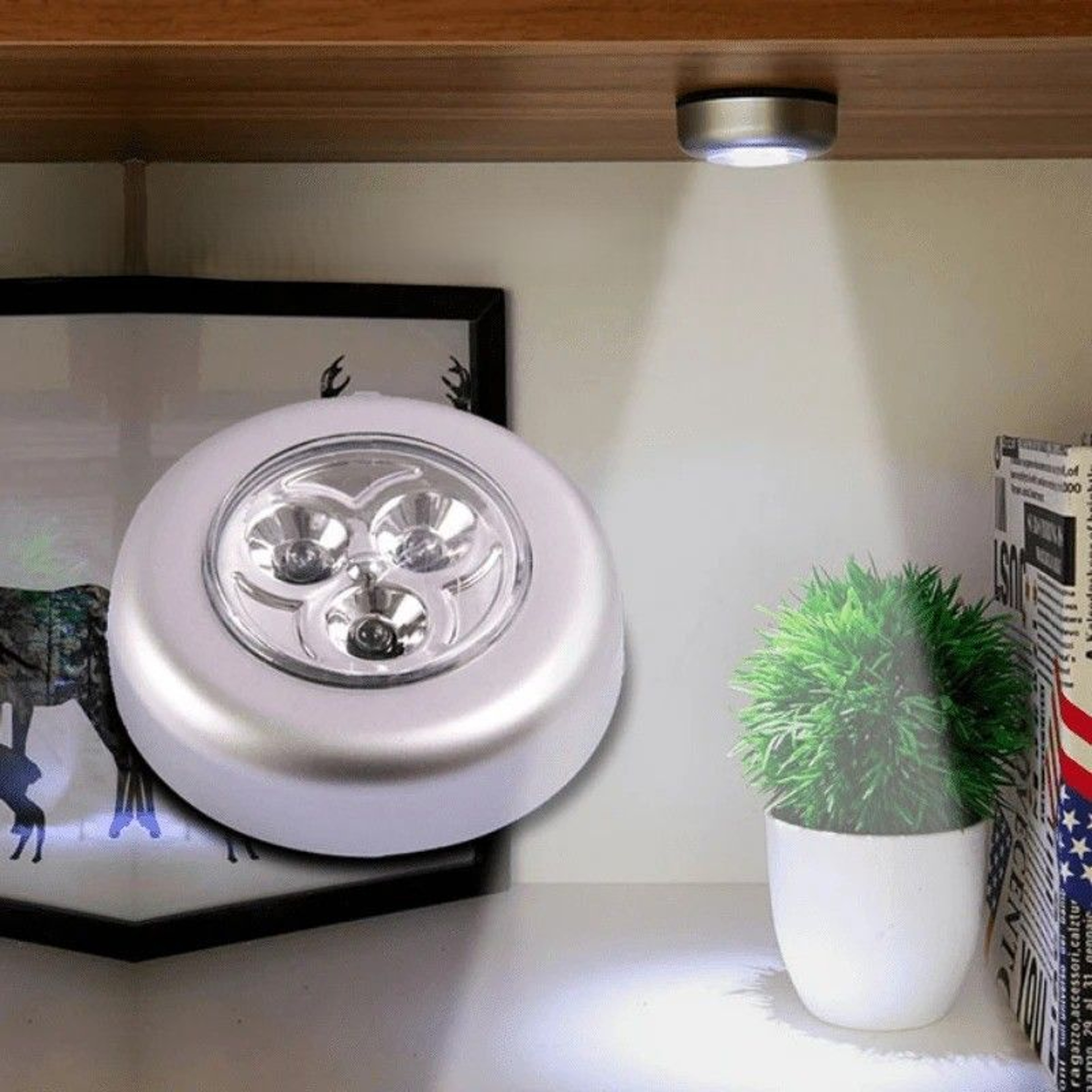 Lumi P Wireless Touch Under Cabinet Light Battery Powered LED Night Lamp 0