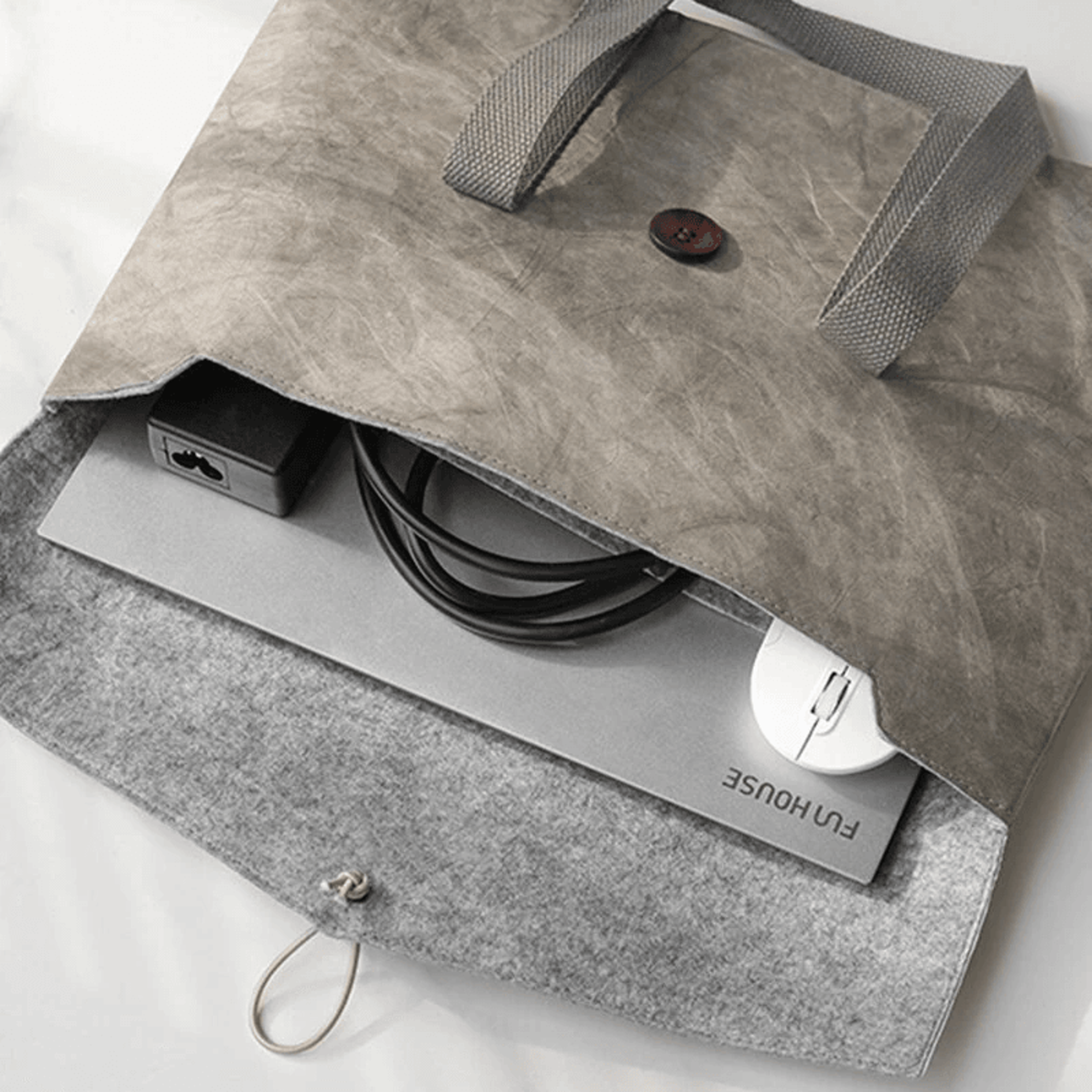 Ultra Lightweight Waterproof Laptop Sleeve With Felt Lining 0