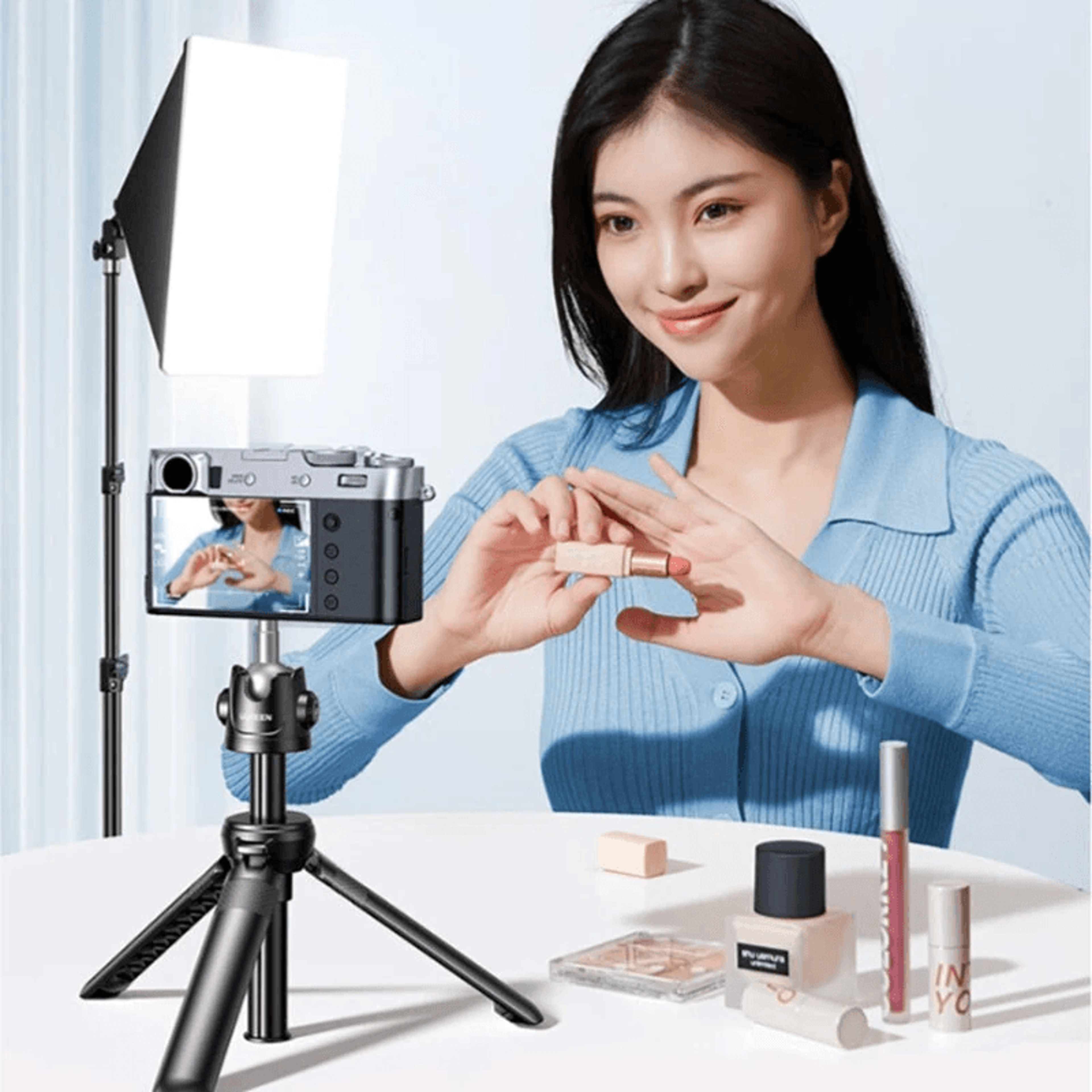 Multifunctional Desktop Tripod Selfie Stick With Screw Mount 1