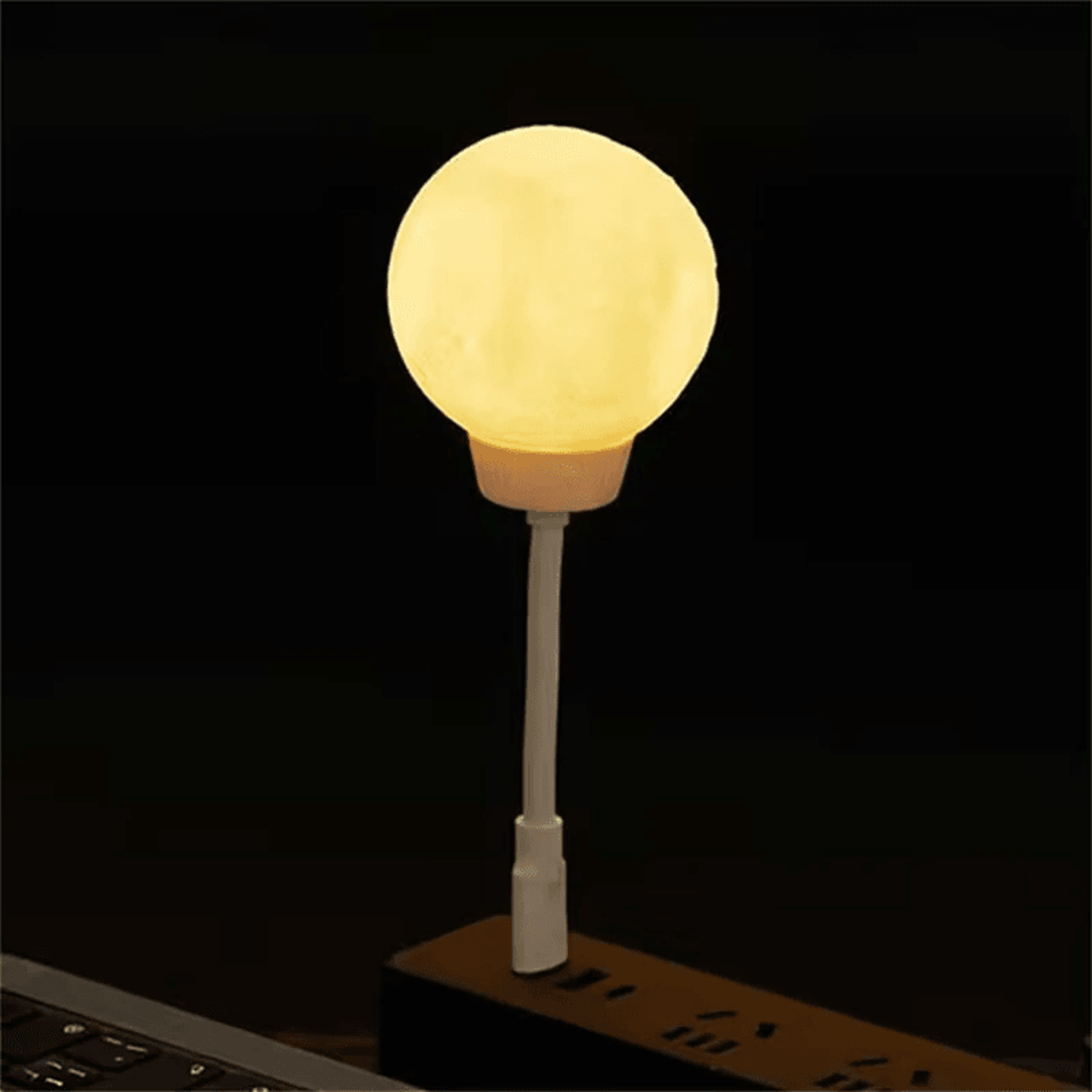 Mini USB Night Light Plug In Table Light For Bedroom And Nursery 2