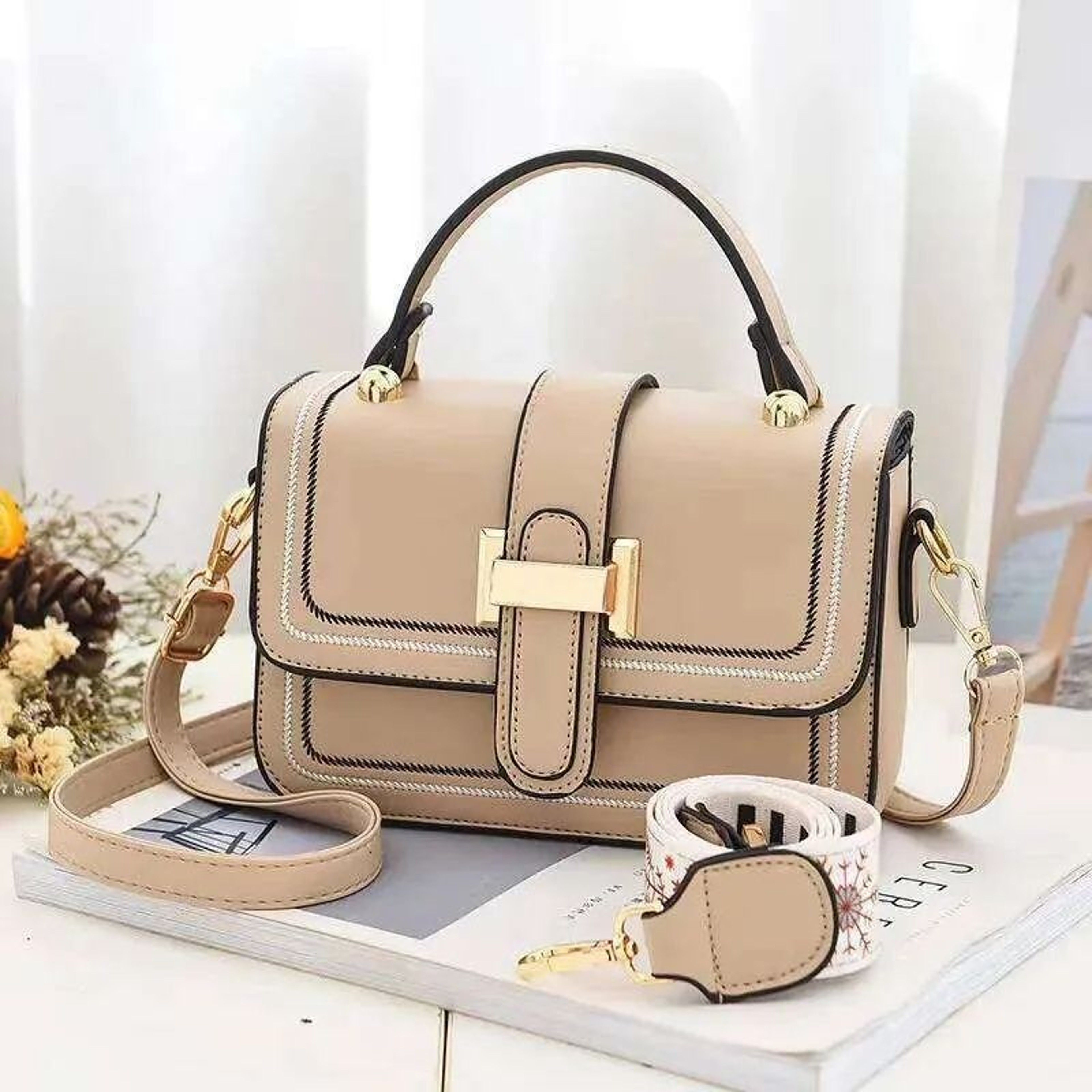 Womens Square Shoulder Handbag With Plaid Pattern And Zipper Closure 8