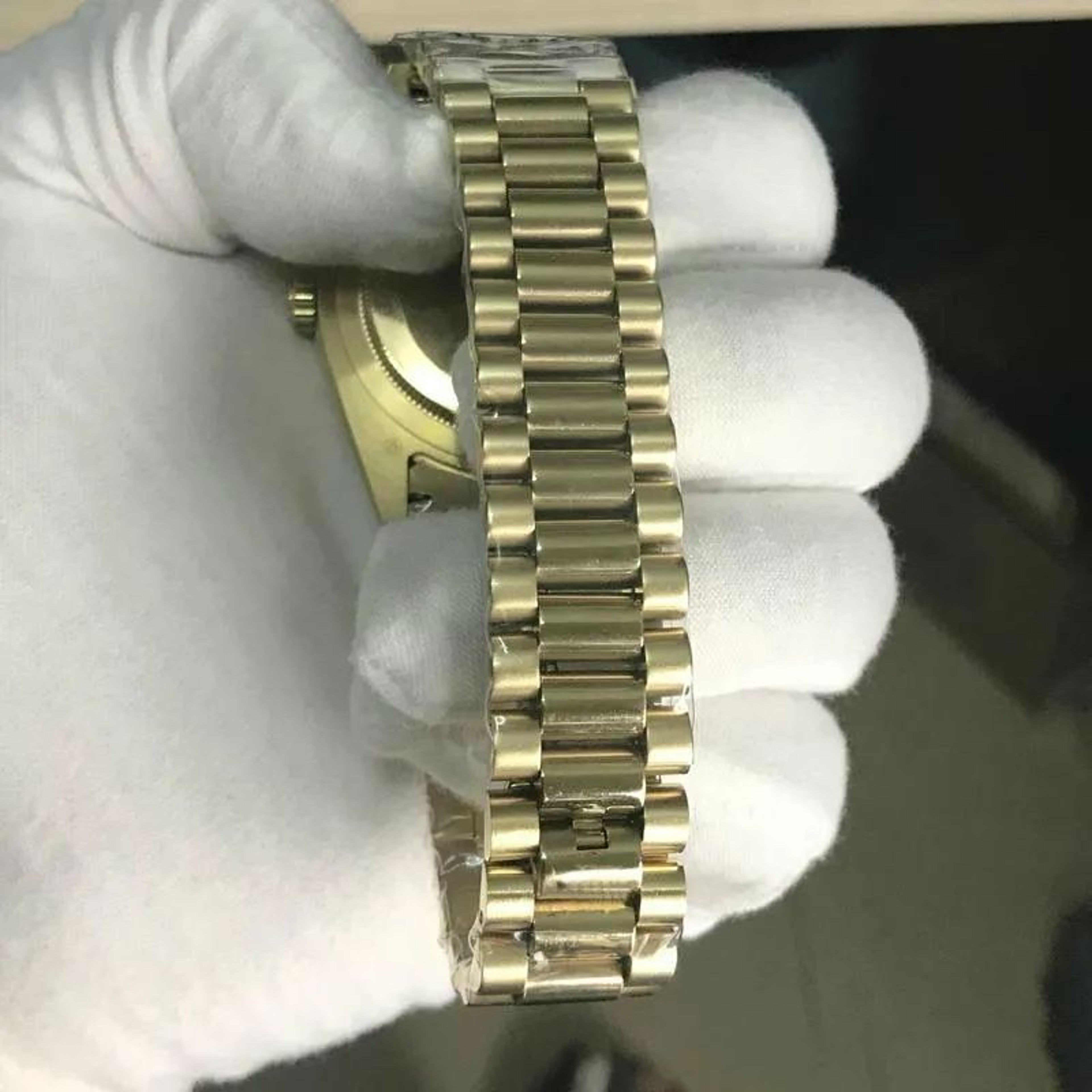 Mens Automatic Mechanical Watch With Gold Tone Stainless Steel Band And Sapphire Crystal 2