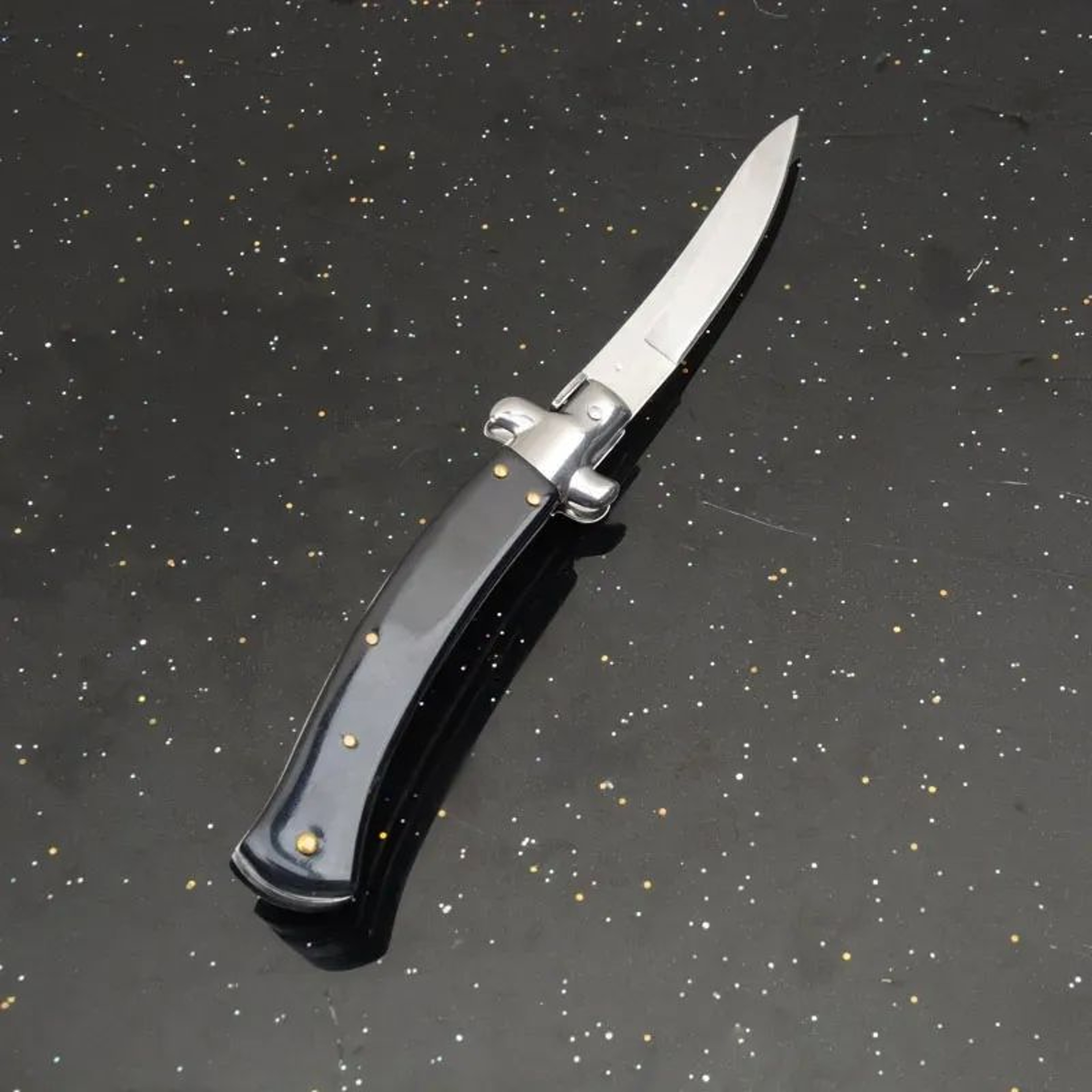 Folding Pocket Knife With Stainless Steel Blade And Acrylic Handle 0