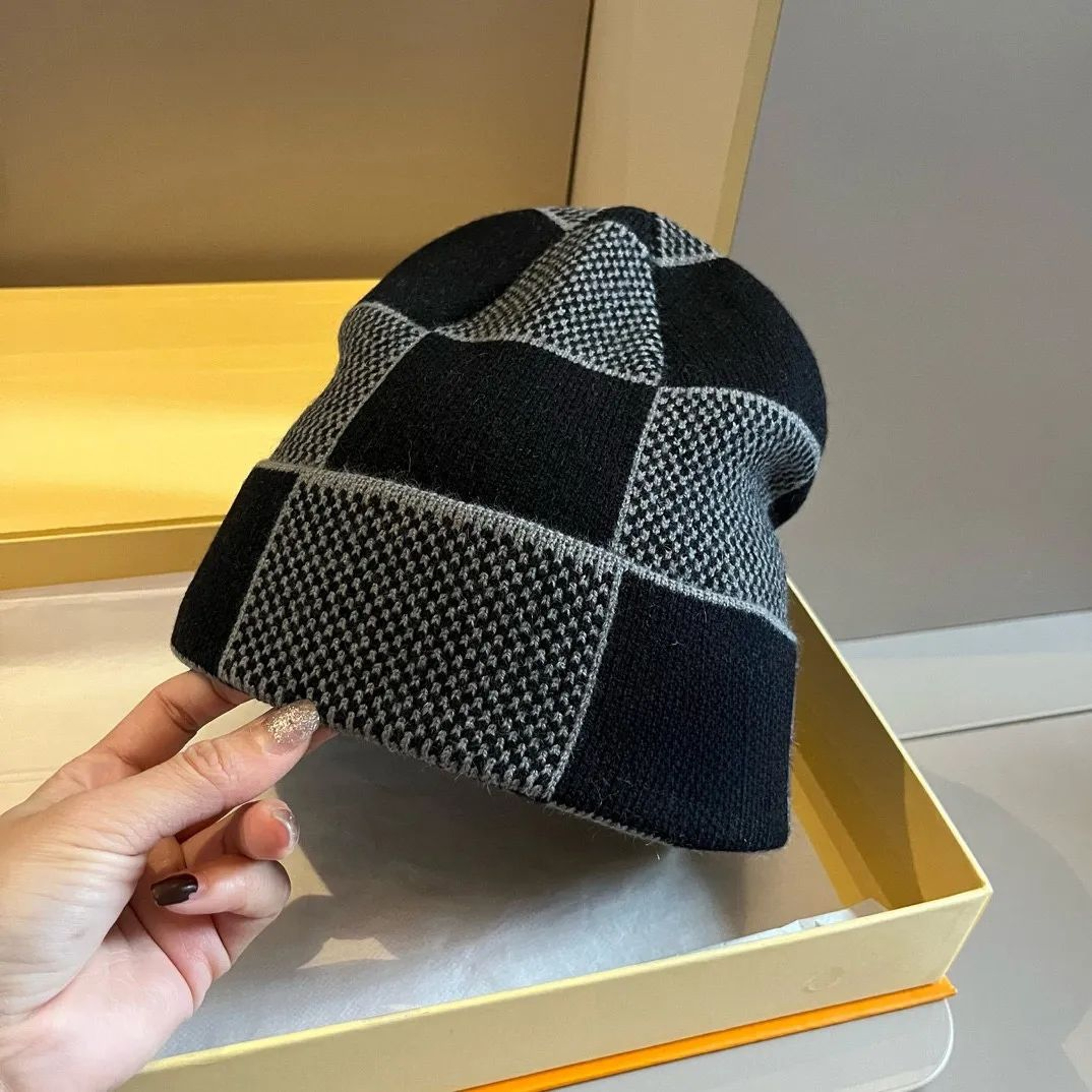 Thermal Knit Beanie Winter Hat With Letter Pattern For Men 1