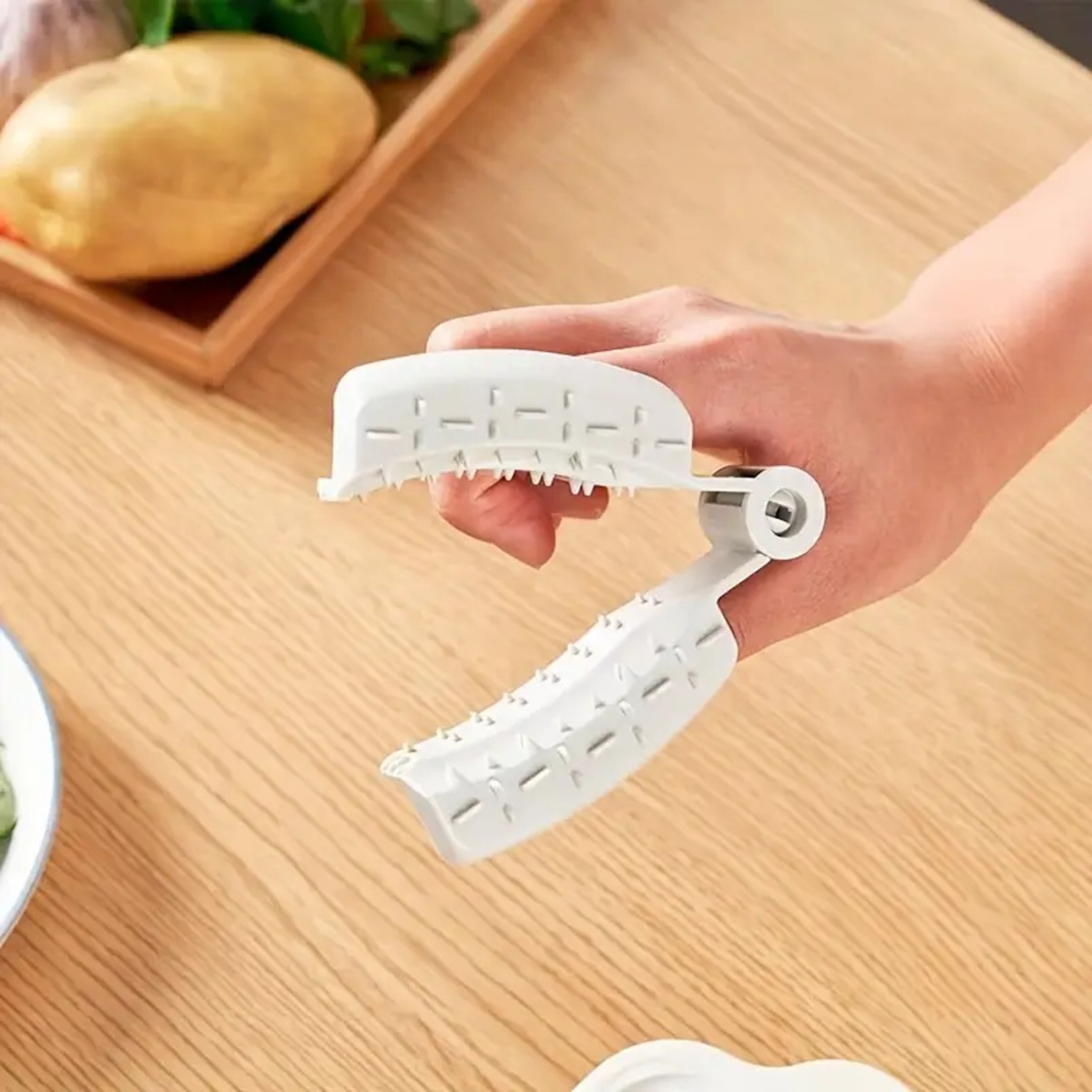 Cut Resistant Kitchen Hand Guard Vegetable Slicing Finger Protector – view 7