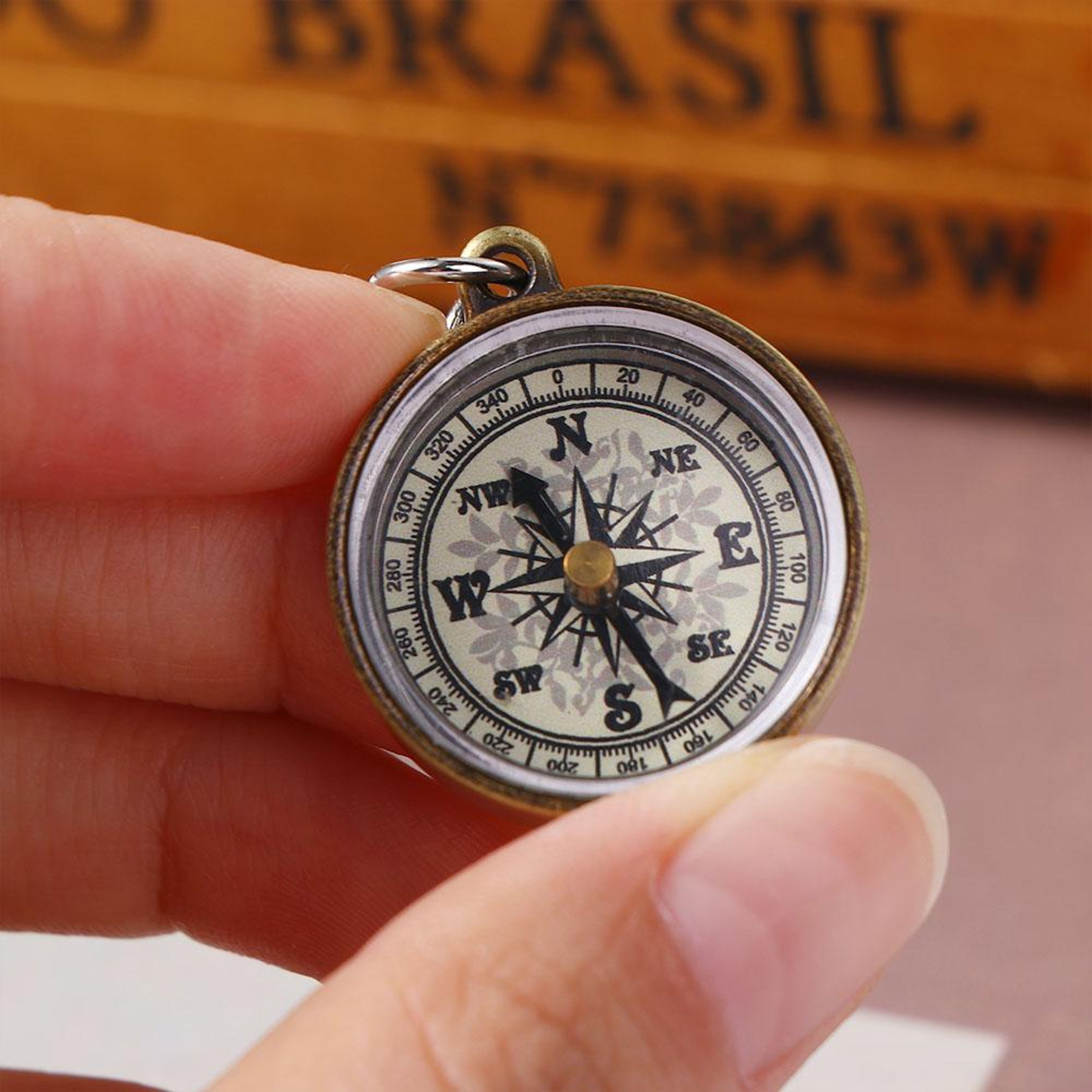 Vintage Mini Keychain Compass Survival Pocket Compass for Camping Hiking and Gifts – view 5