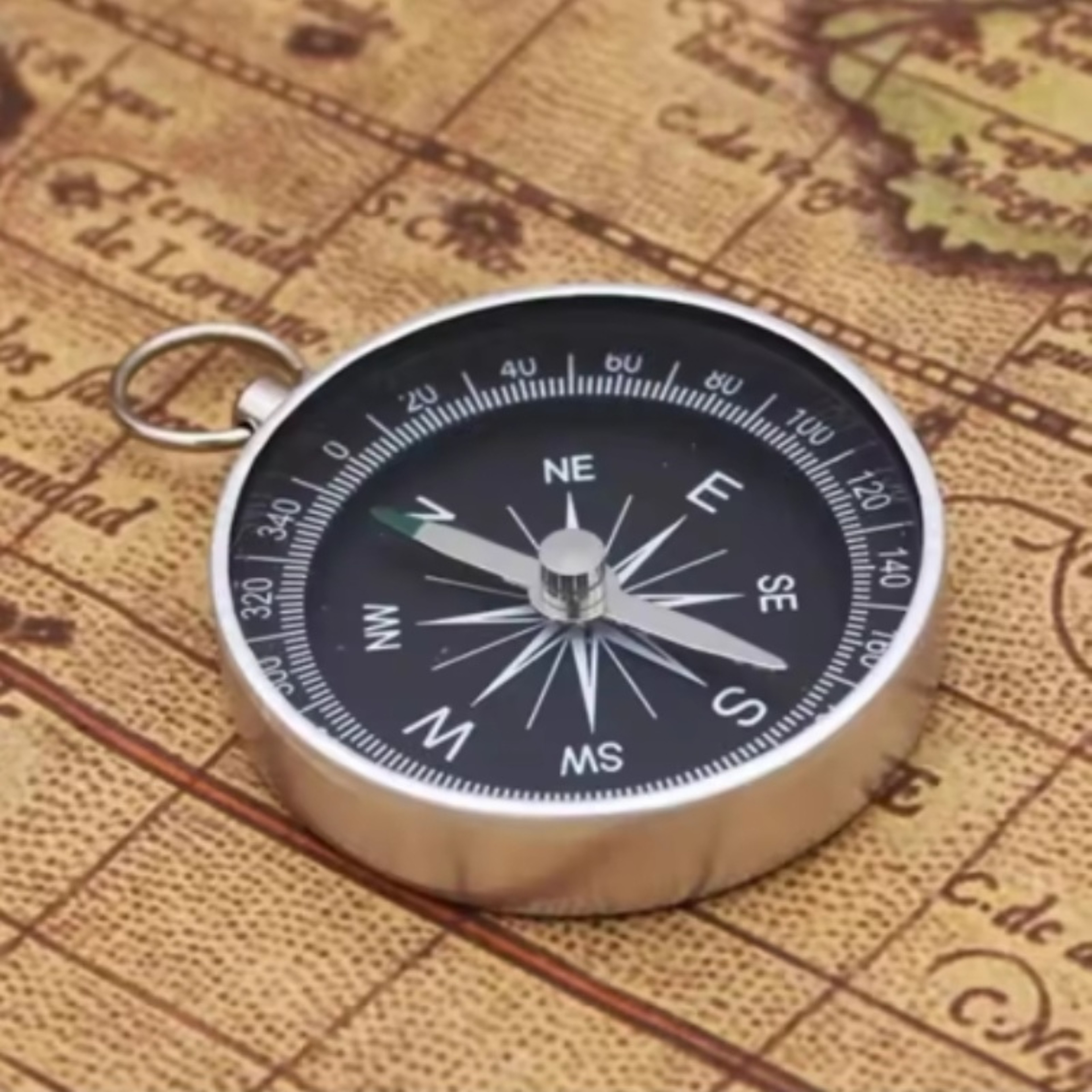 Mini Pocket Compass Keychain Portable Outdoor Adventure Tool – view 3