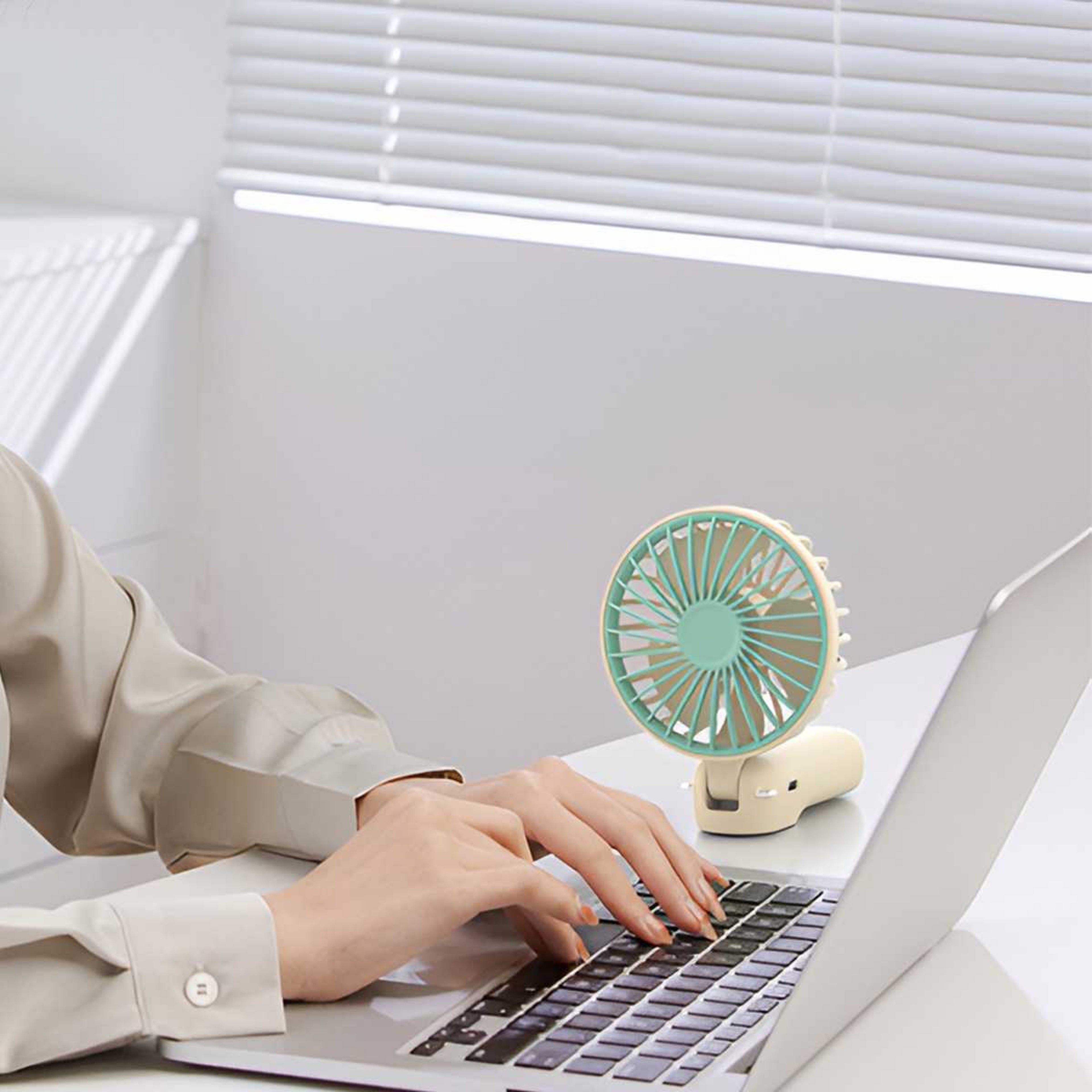 Portable USB Rechargeable Handheld Fan With 6 Speed Strong Airflow 4