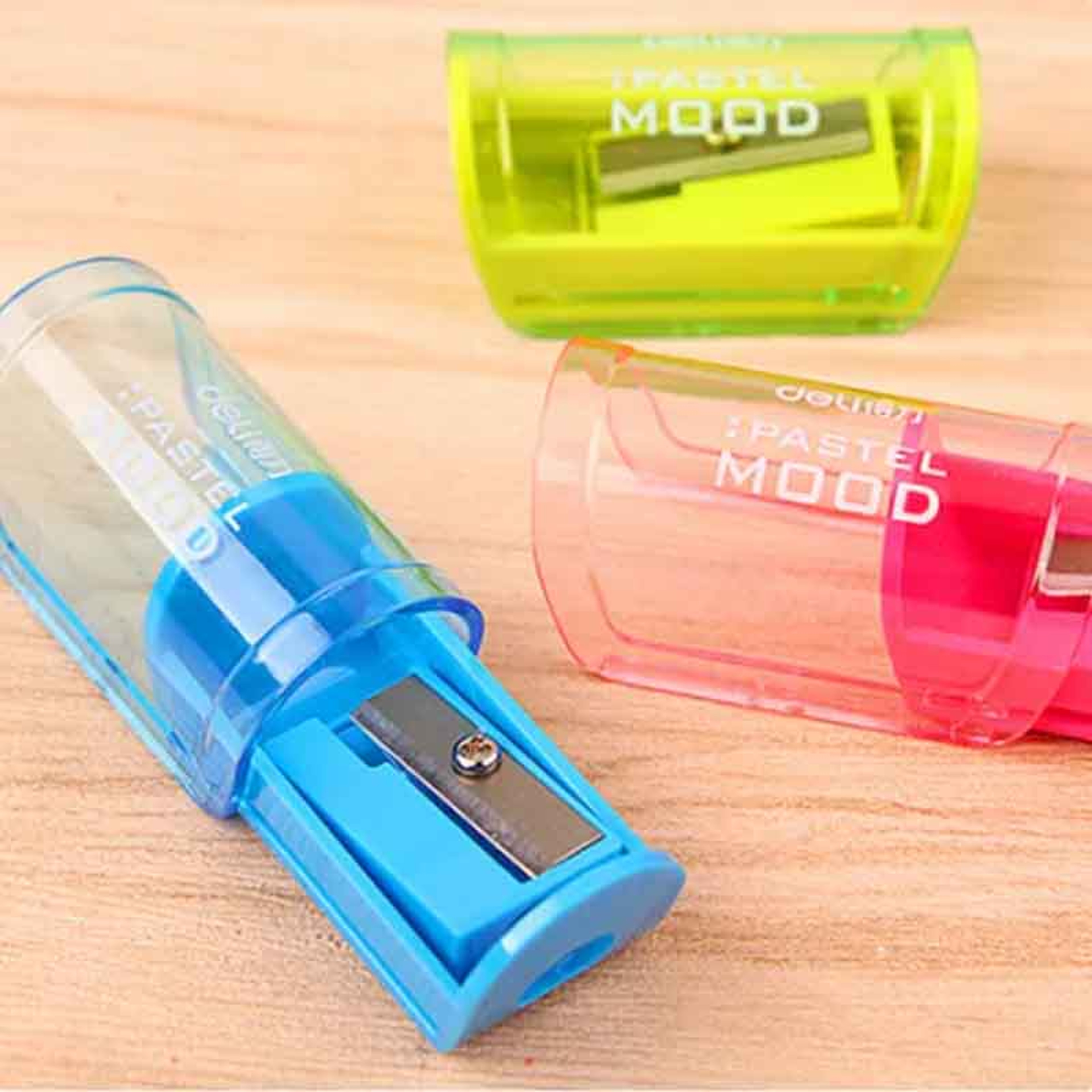 Candy Color Transparent Pencil Sharpener Portable Manual Pencil Cutter For School Office Art Suppli 0