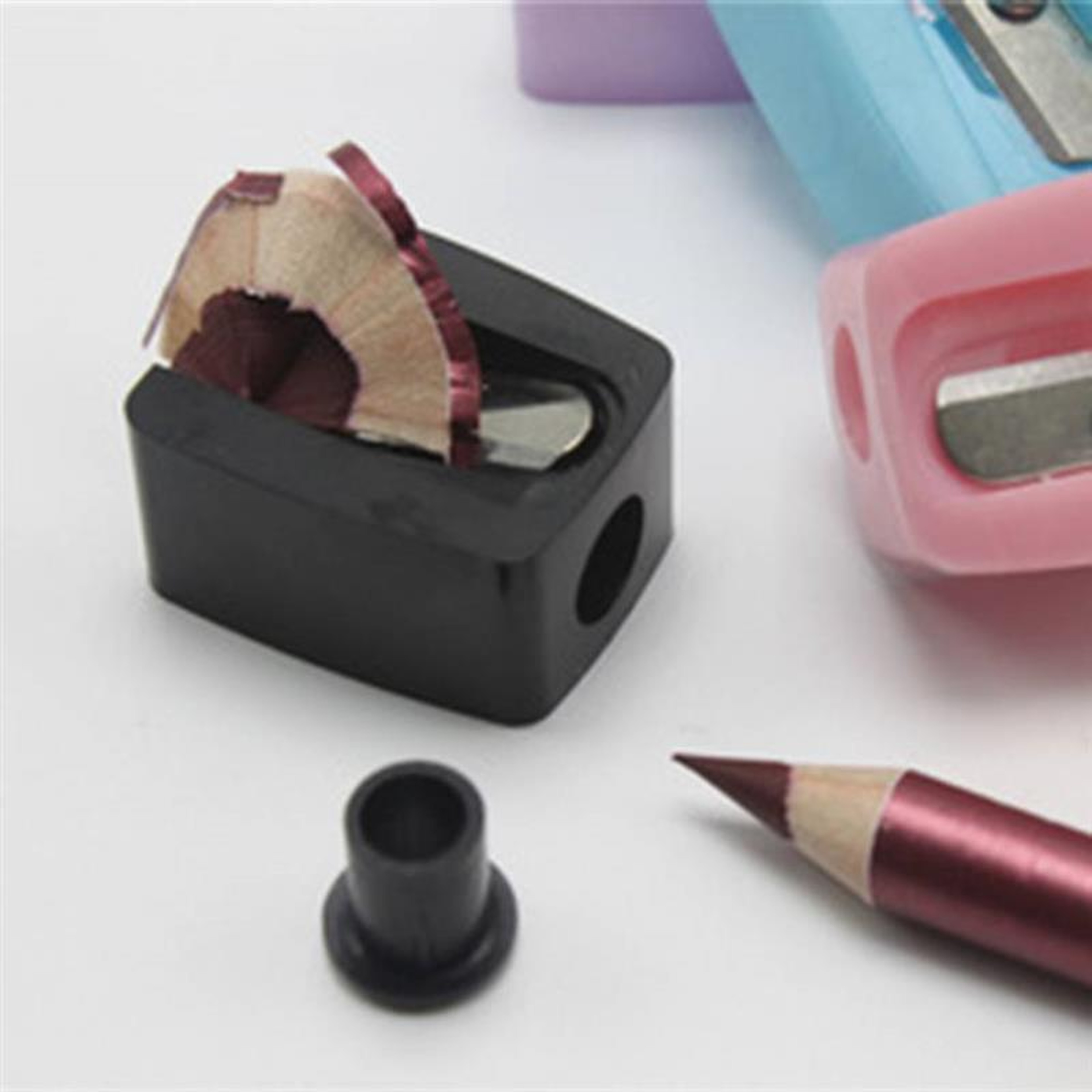 Professional Eye Makeup Pencil Sharpener for Eyeliner and Eyebrow Pencils – view 1