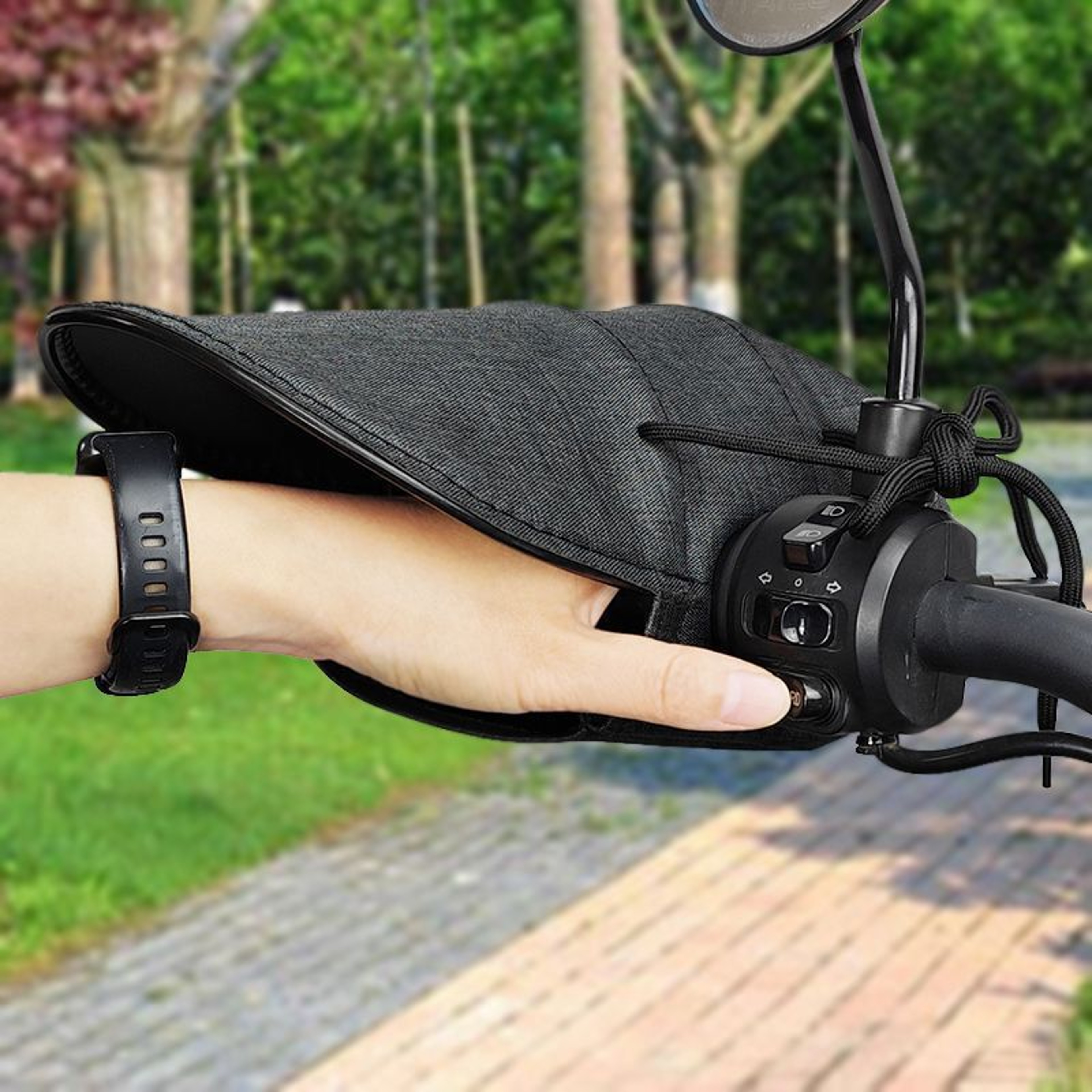 Summer Motorcycle Handlebar Sunshade Windproof Cover with Breathable Riding Gloves – view 1