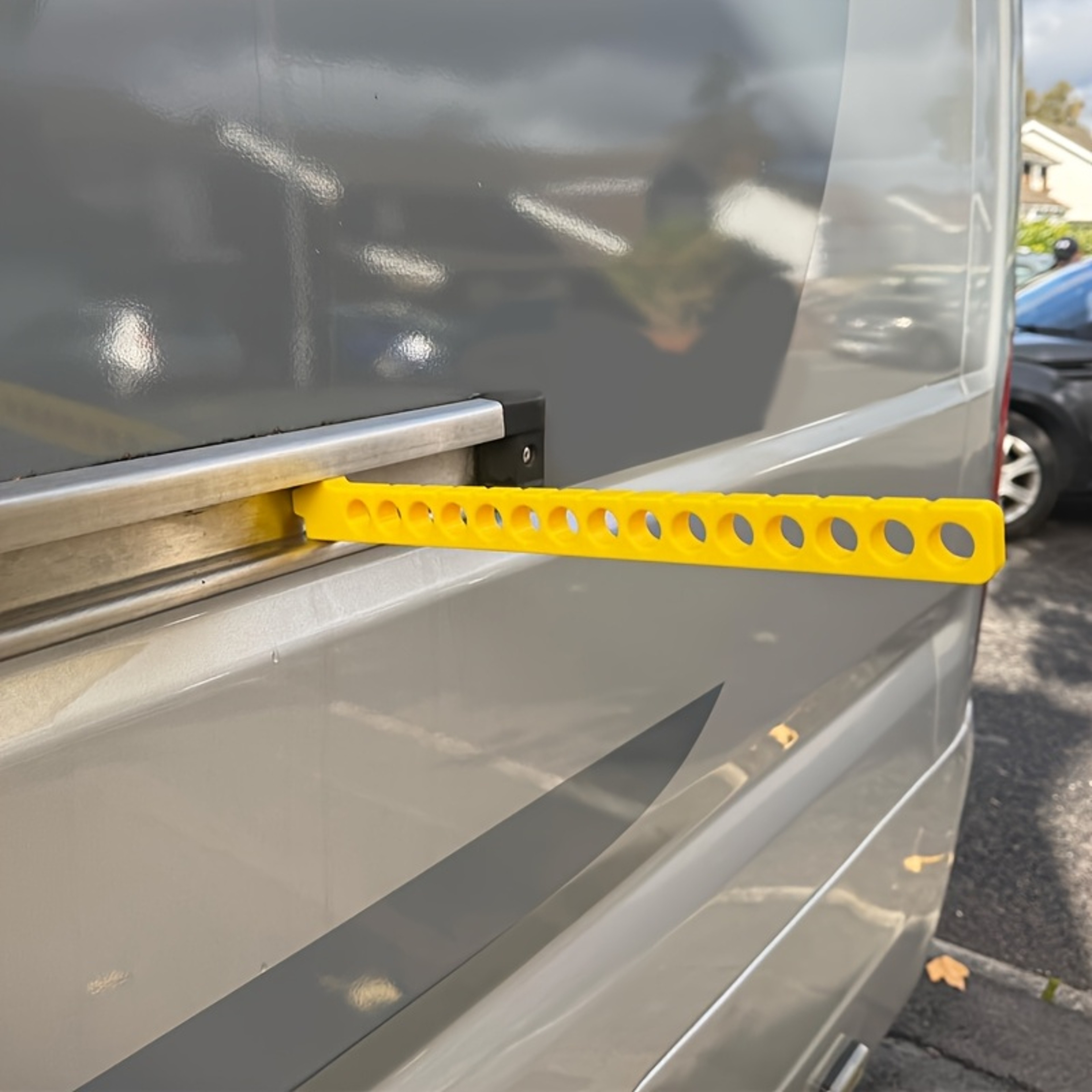 RV Door Track Drying Rack Portable Laundry Hanger for Peugeot Boxer Fiat Ducato Campers – view 3
