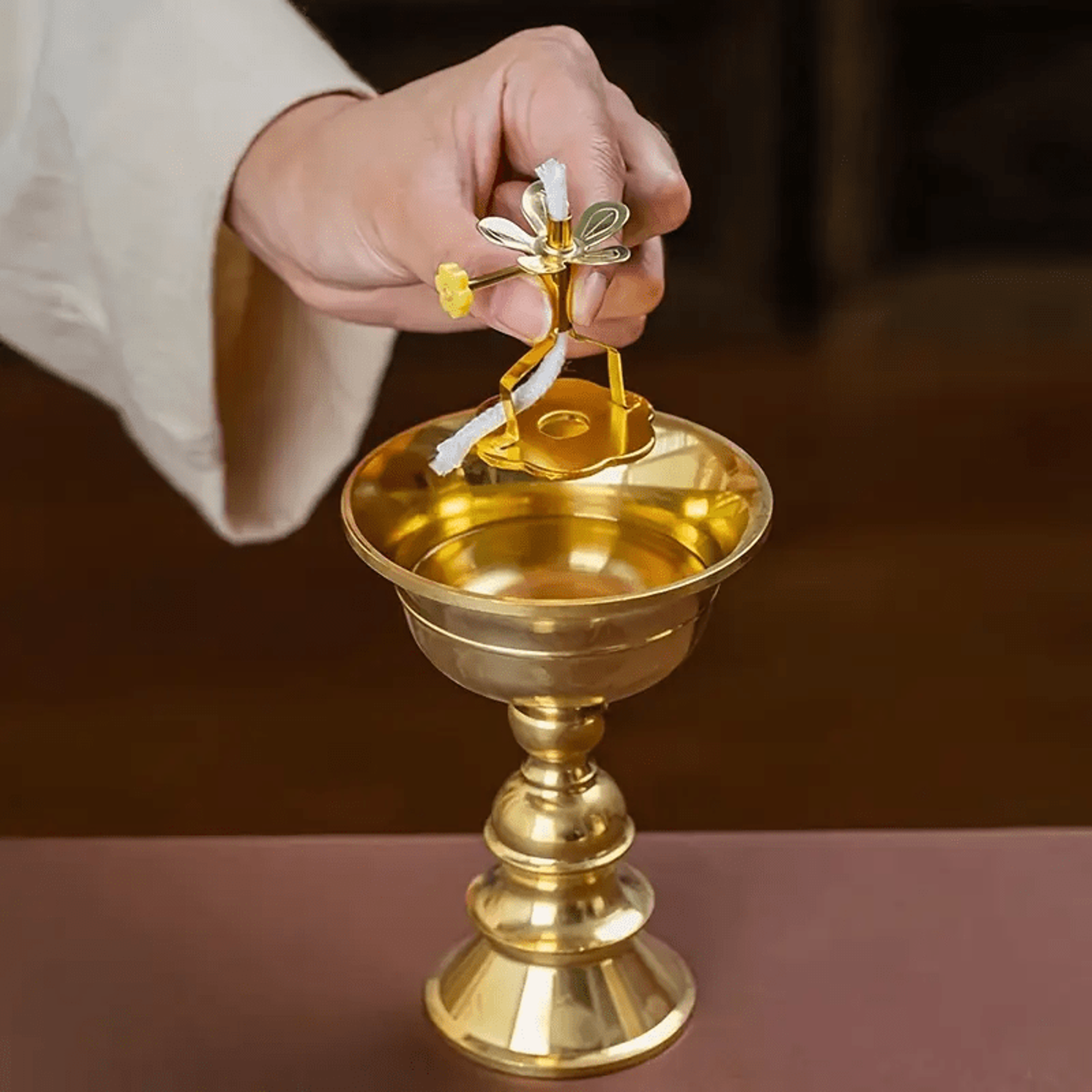 Elegant Gold Candle Holder Adjustable Wick Decorative Tabletop Candle Stand – view 2