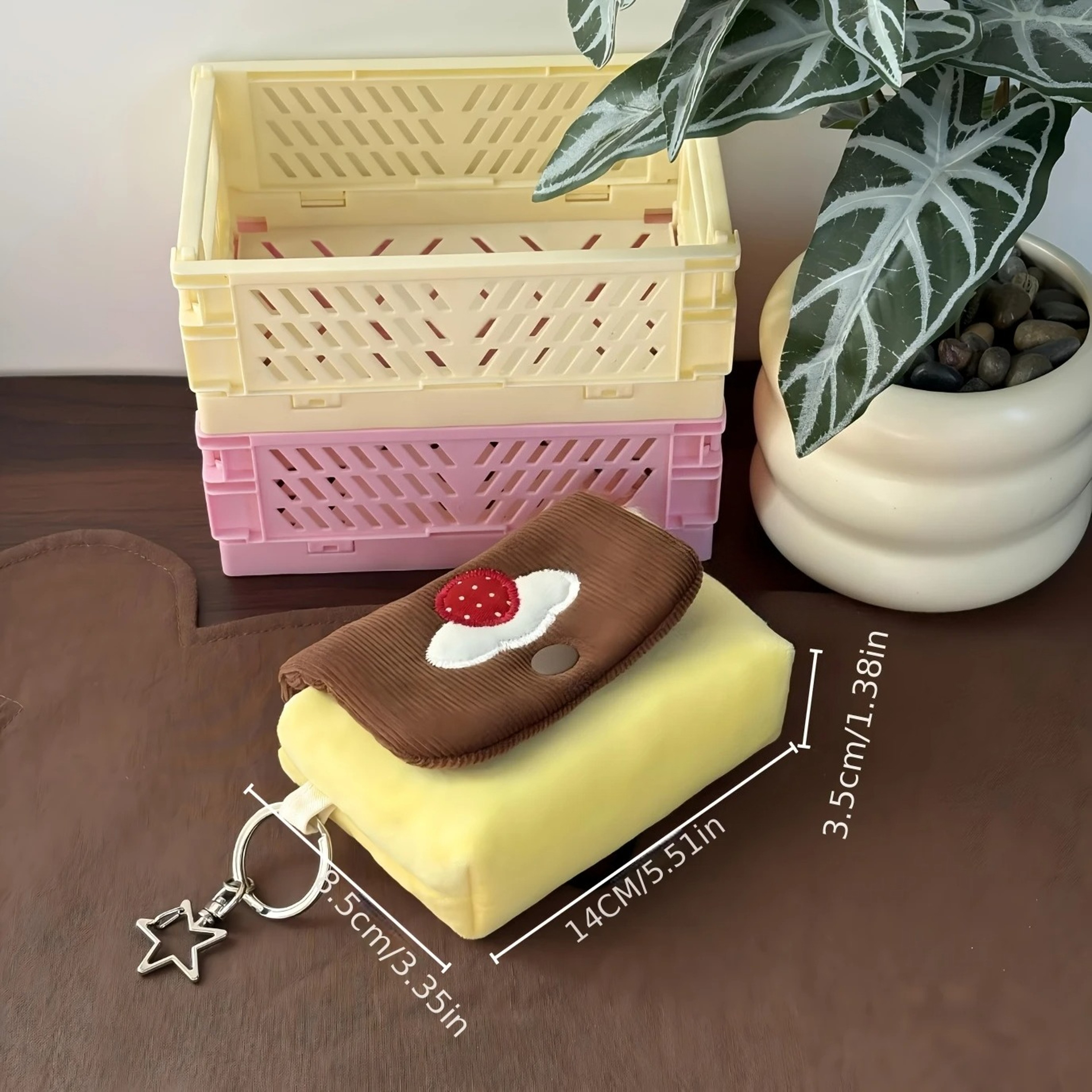 Fluffy Pudding Camera Case with Coin Holder for Compact CCD Cameras – view 2
