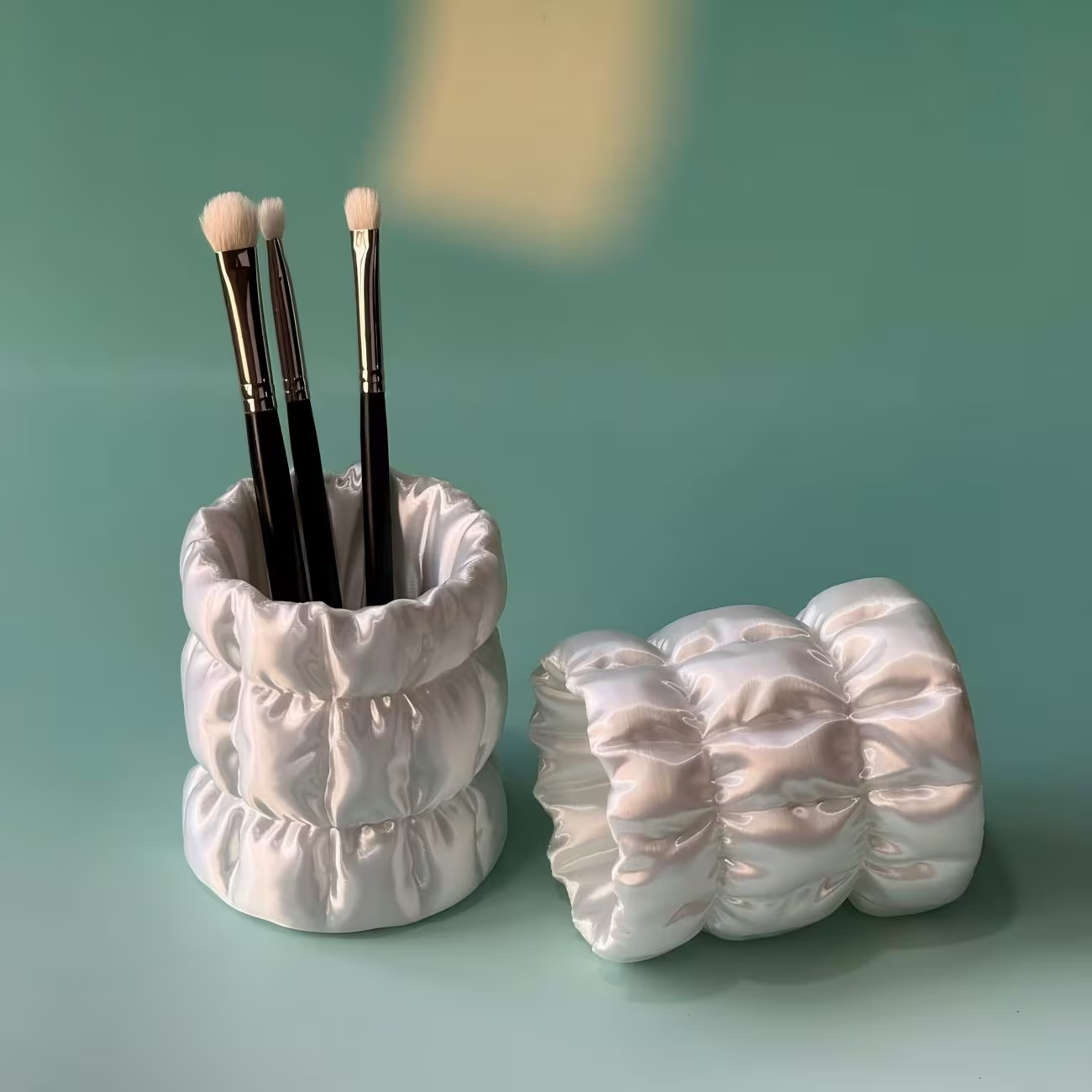 Elegant Makeup Brush Storage Tube Organizer Facial Tool Holder For Vanity And Home 2