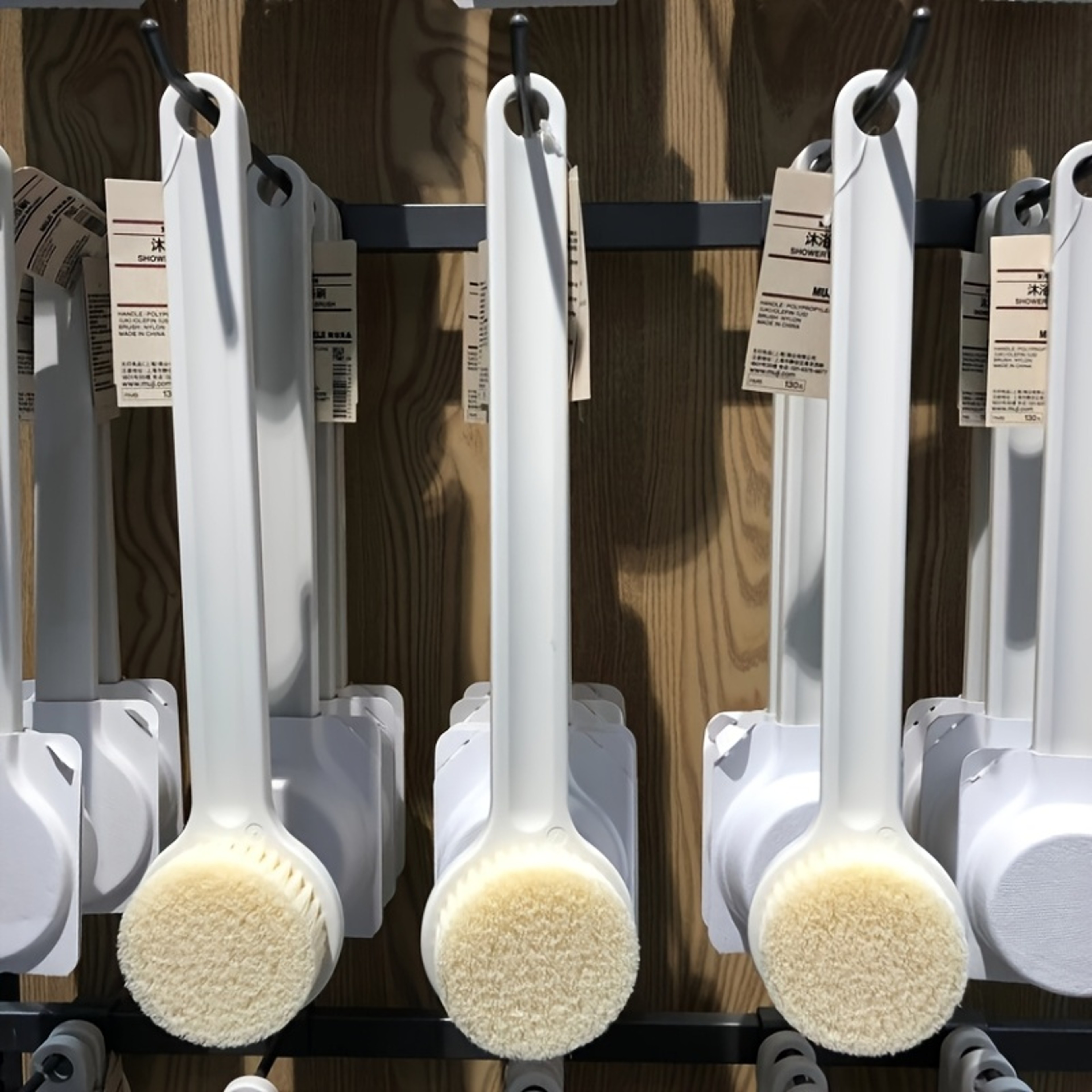 Long Handle Shower Brush With Soft Bristles For Easy Back Cleaning 4