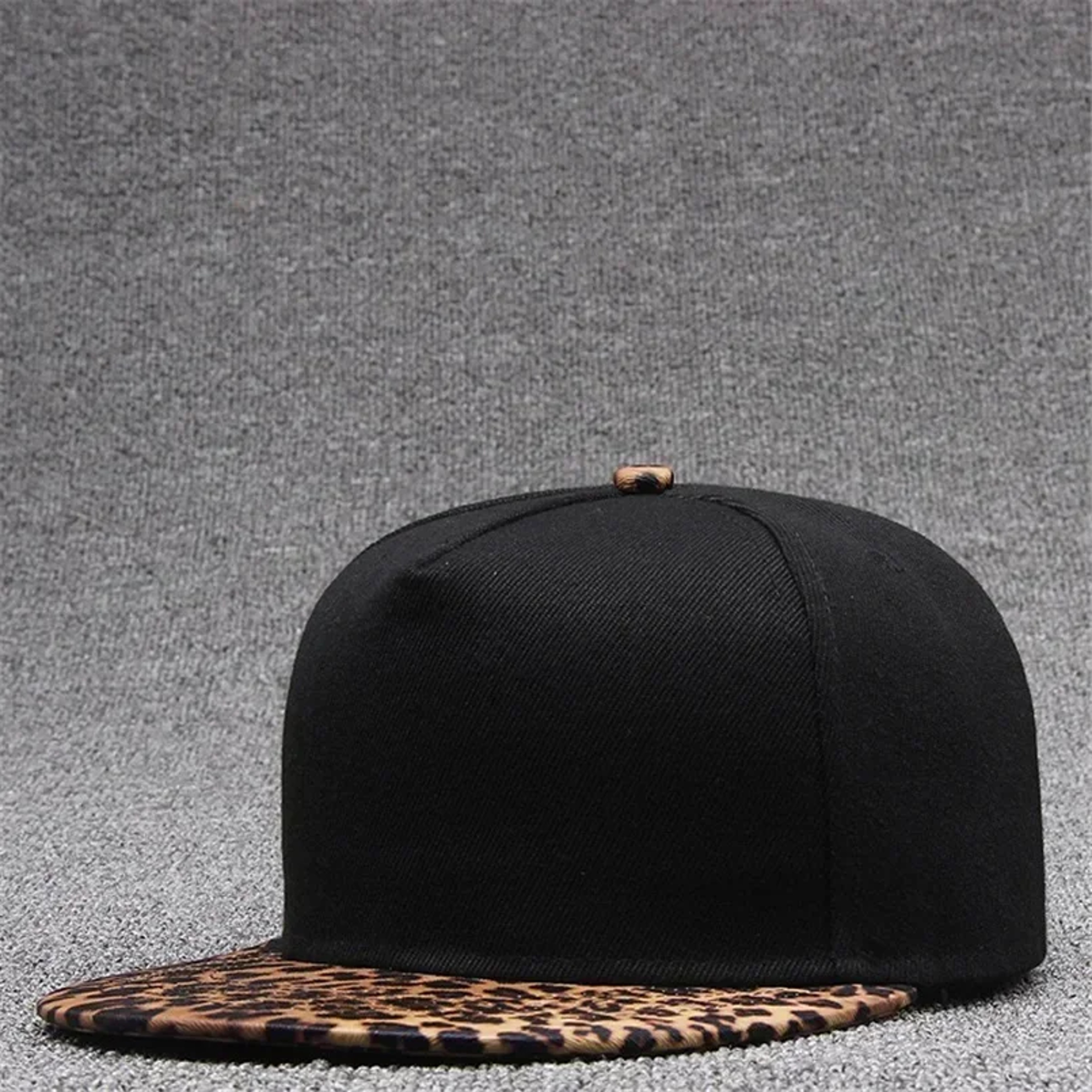 Leopard Print Snapback Cap Adjustable Flat Brim Streetwear Hat for Men and Women – view 5