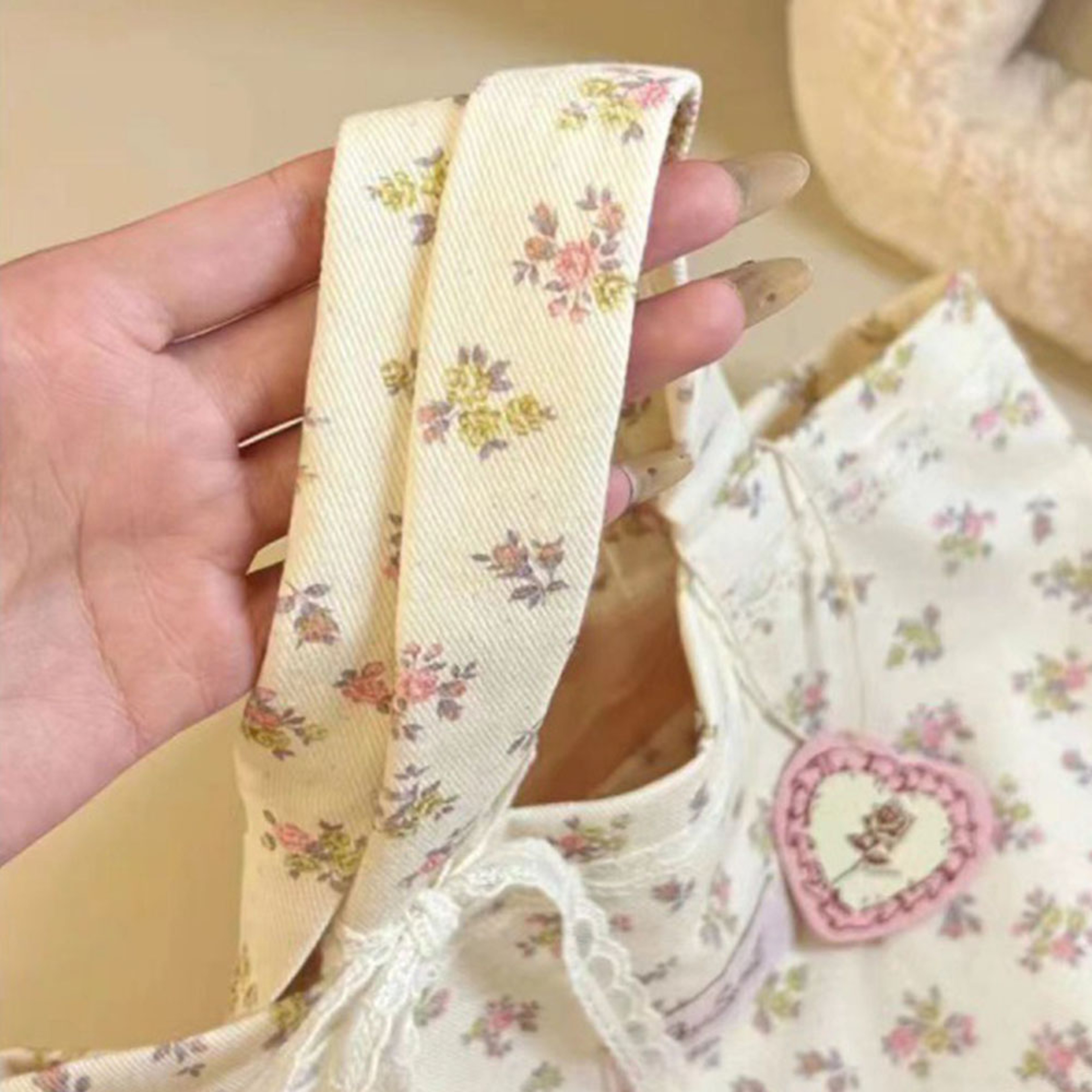 Large Capacity Floral Canvas Tote Bag with Lace Bow for Everyday Carry – view 2