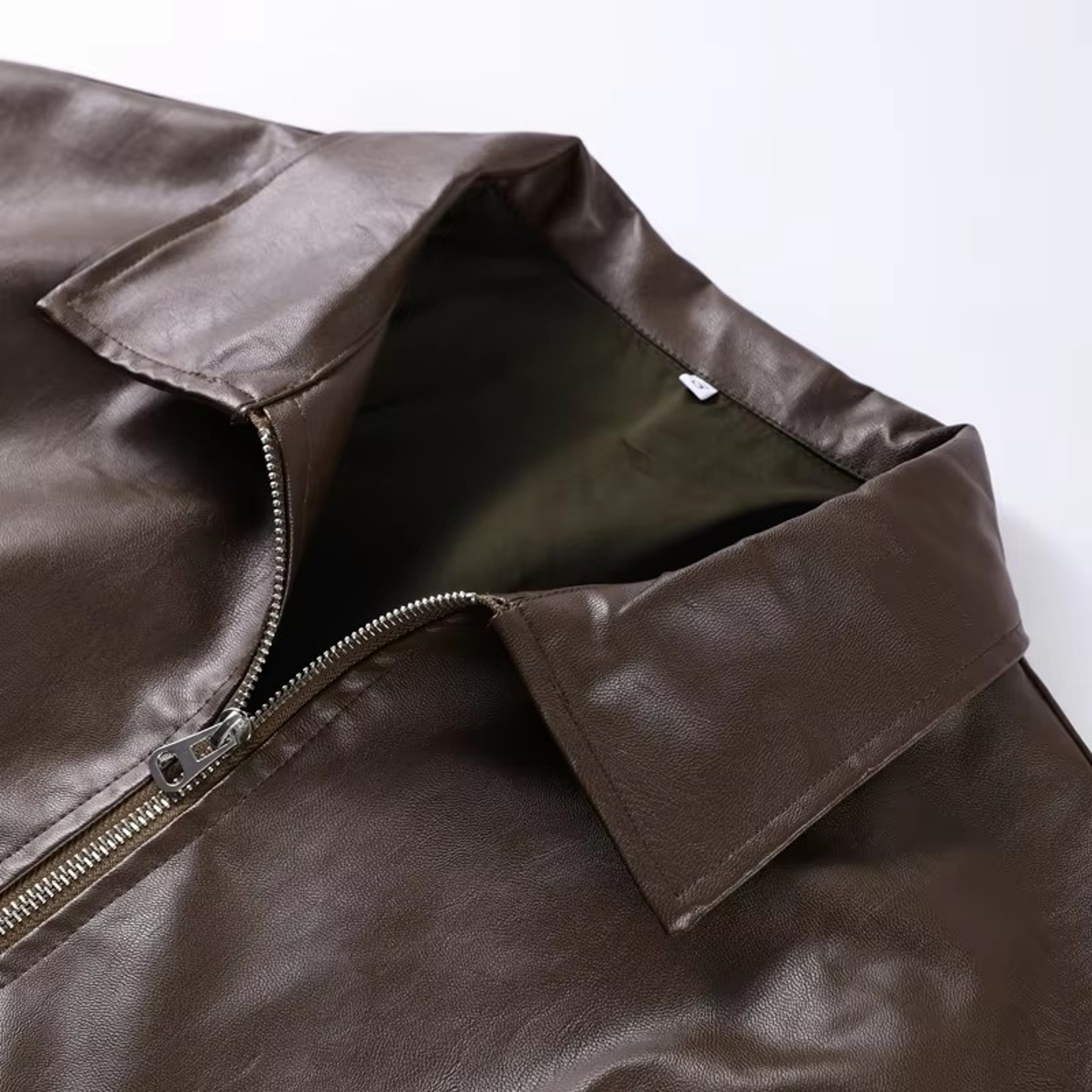 Womens Vintage Leather-Look Jacket with Zipper and Turn-Down Collar – view 4