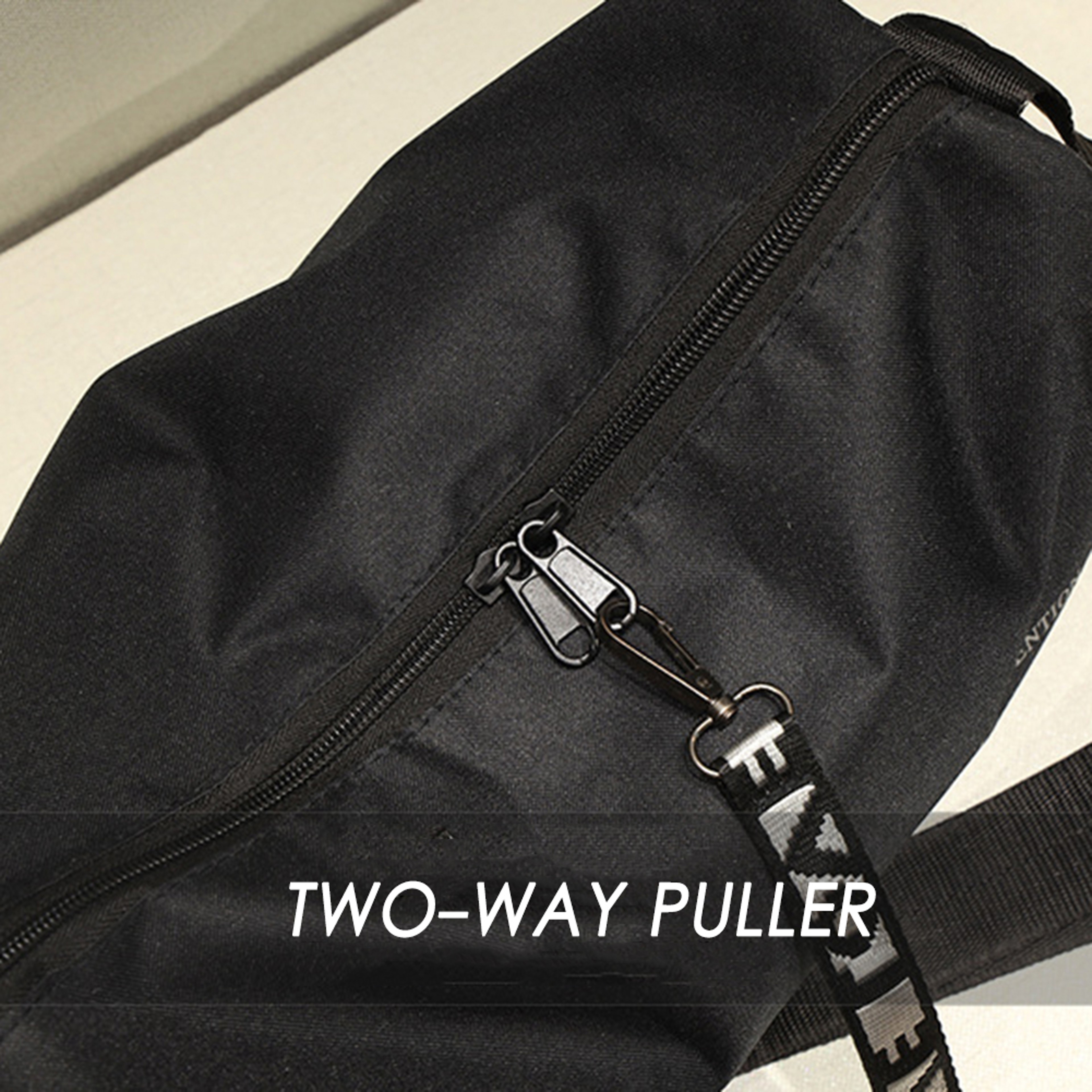 Portable Gym Duffel Bag Travel Sports Carry Bag With Adjustable Strap And Durable 600D Nylon 1