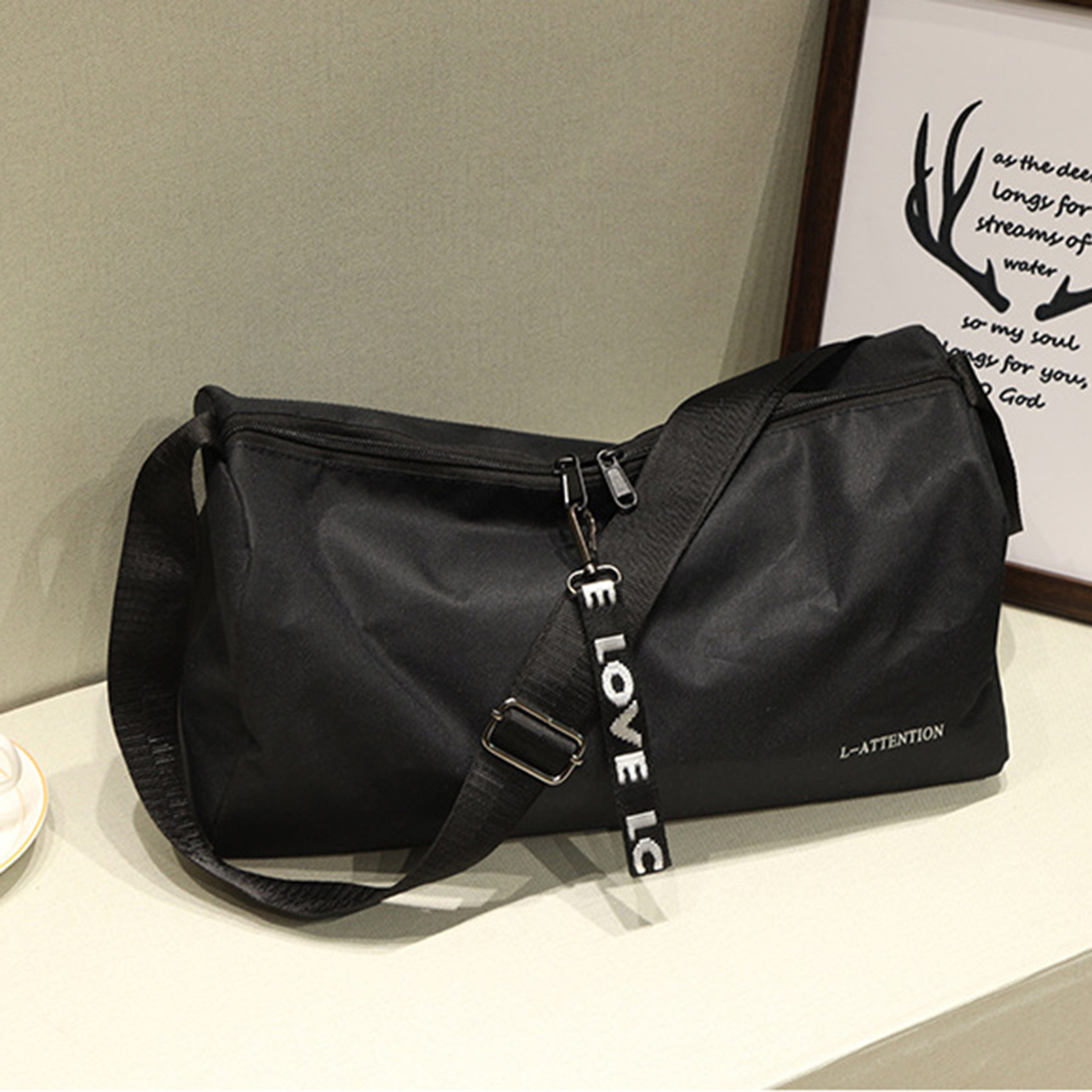 Portable Gym Duffel Bag Travel Sports Carry Bag With Adjustable Strap And Durable 600D Nylon 4